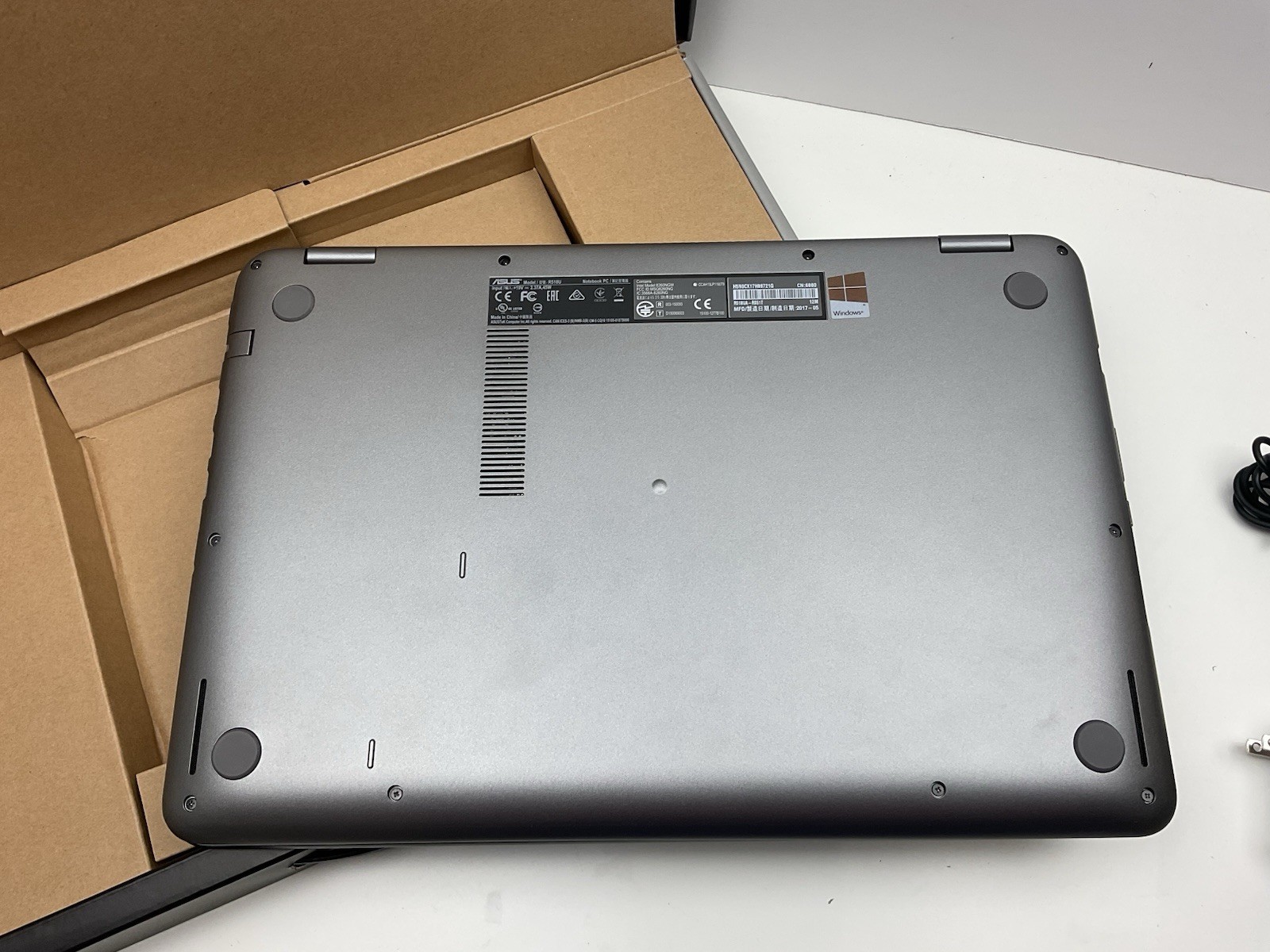 ASUS Vivobook Flip R518U 15.6 Touch Laptop i5-7200U 8Gb NO HDD FOR PARTS