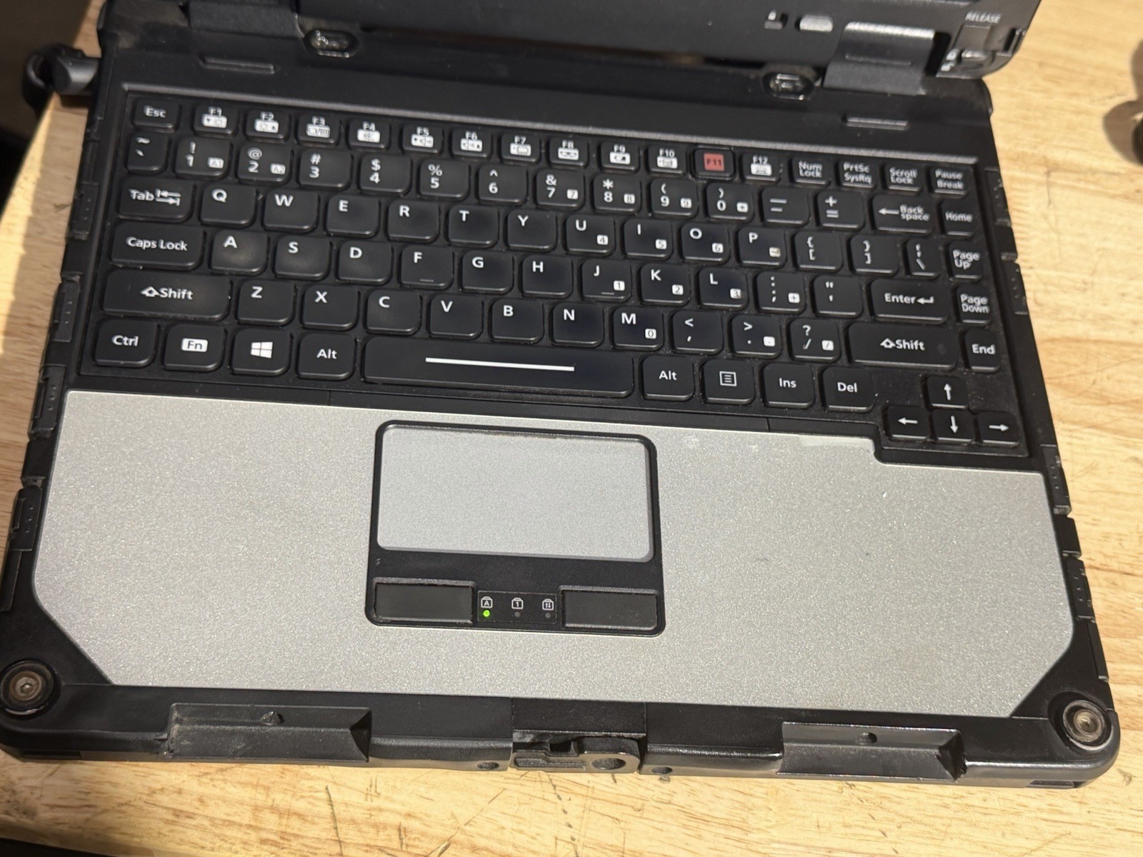 Panasonic ToughBook CF-33 12” i5-6300U 8GB Ram 512 GB SSD Win11 Pro. Touch