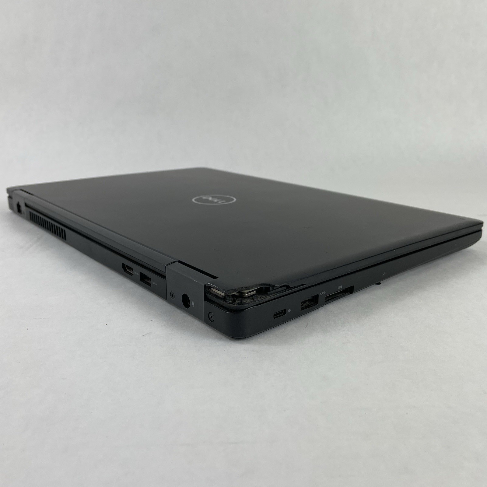 Dell Latitude 5590 15.6″ i5-8250U 1.6 GHz 8GB RAM No SSD No OS – Bad Corner READ