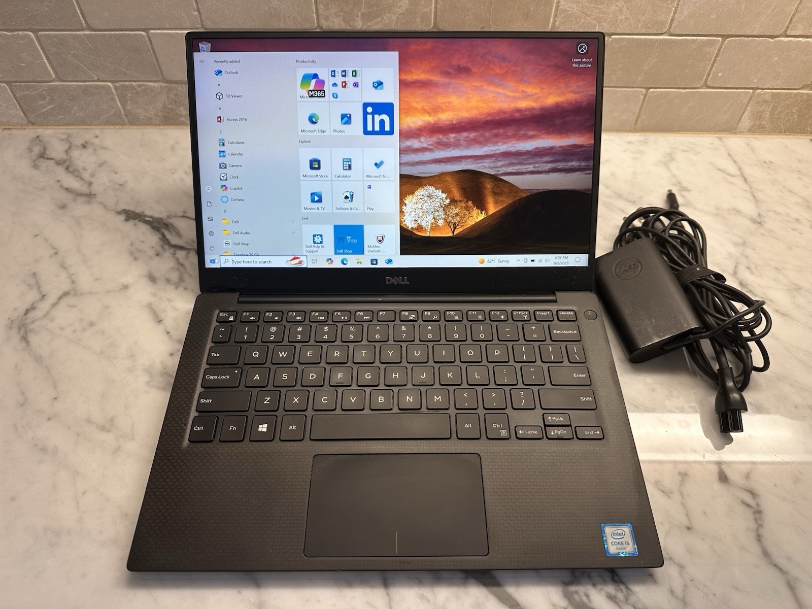 Dell XPS 9350 13in. (256GB, Intel Core i5 6th Gen., 2.3GHz, 8GB) Notebook/Laptop