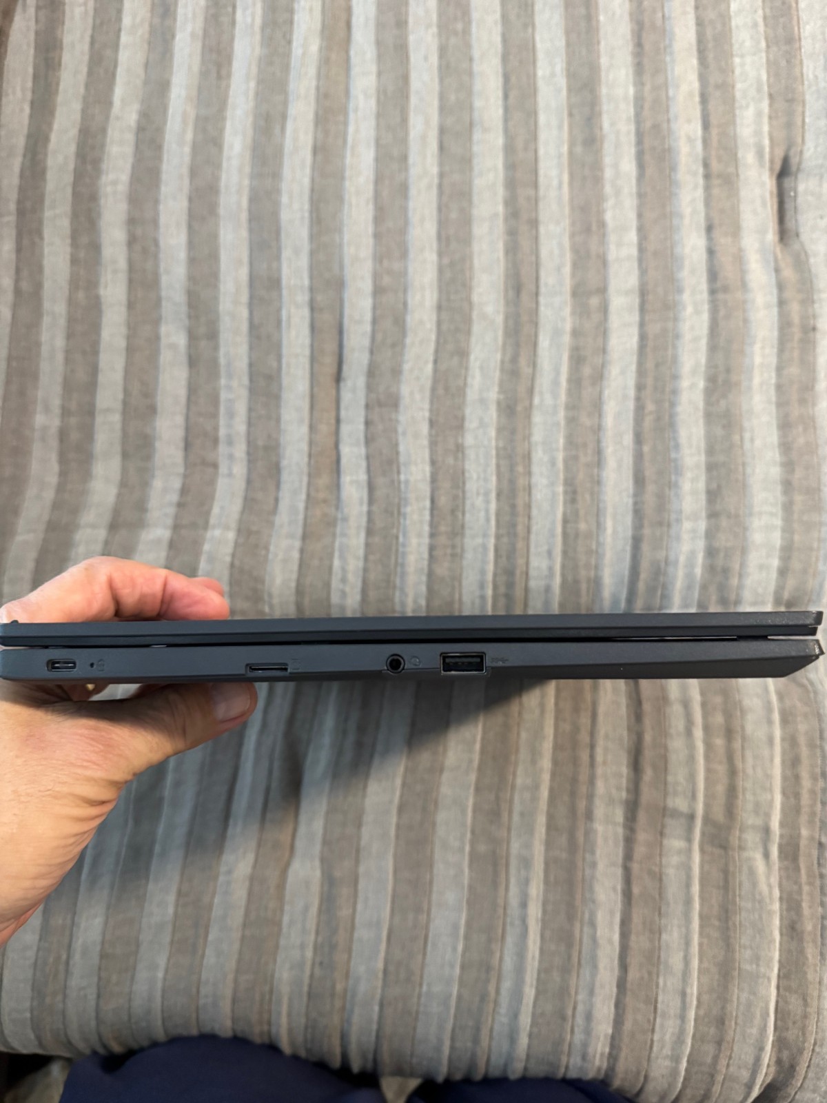 ASUS Chromebook CX1500CNA 15.6″ (64GB eMMC, Intel Celeron N3350, 4GB)