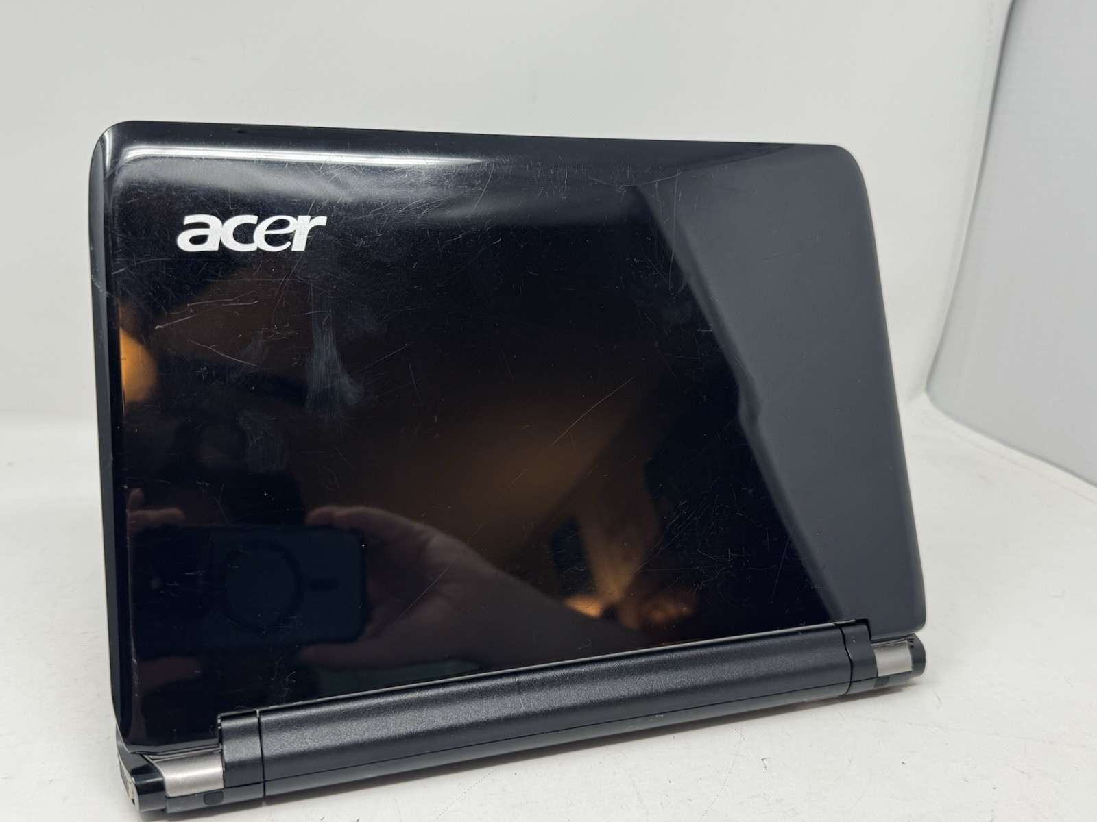 Acer Aspire One Laptop Netbook Computer Black Model ZA3 Windows XP + Charger