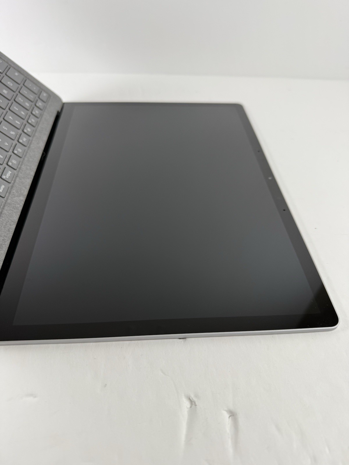 Microsoft Surface Laptop 5 13.5” 1950 Intel Core i7-1265U 16GB RAM 512GB NVME