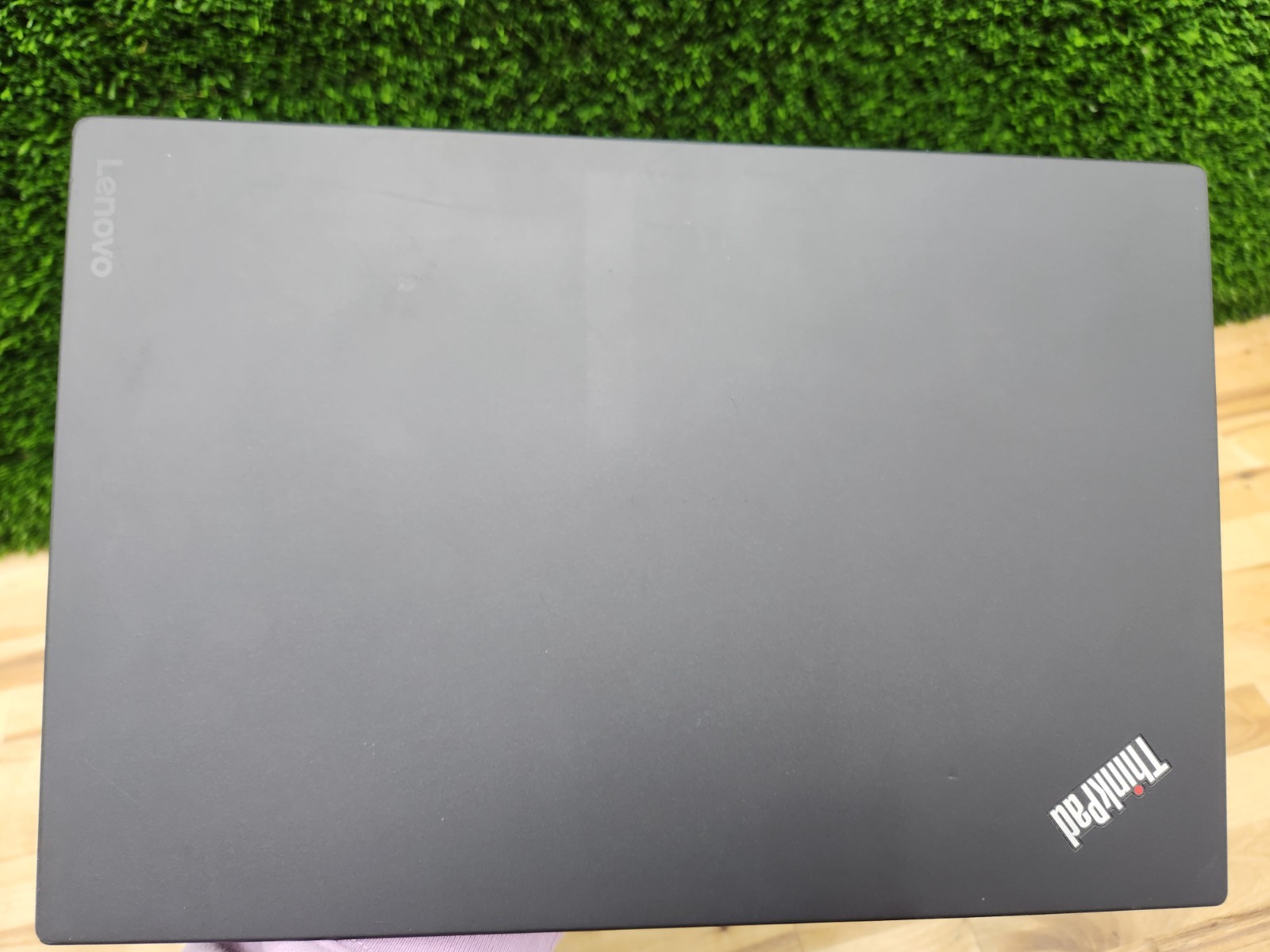 Lenovo ThinkPad X1 Carbon 5th Gen 14″ QHD i7-7500U 8GB 256GB SSD Windows 11 Pro~