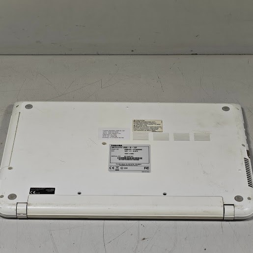 Toshiba Satellite L50D-B-12P Laptop – AMD A4-5000, AMD Radeon HD, 4GB RAM