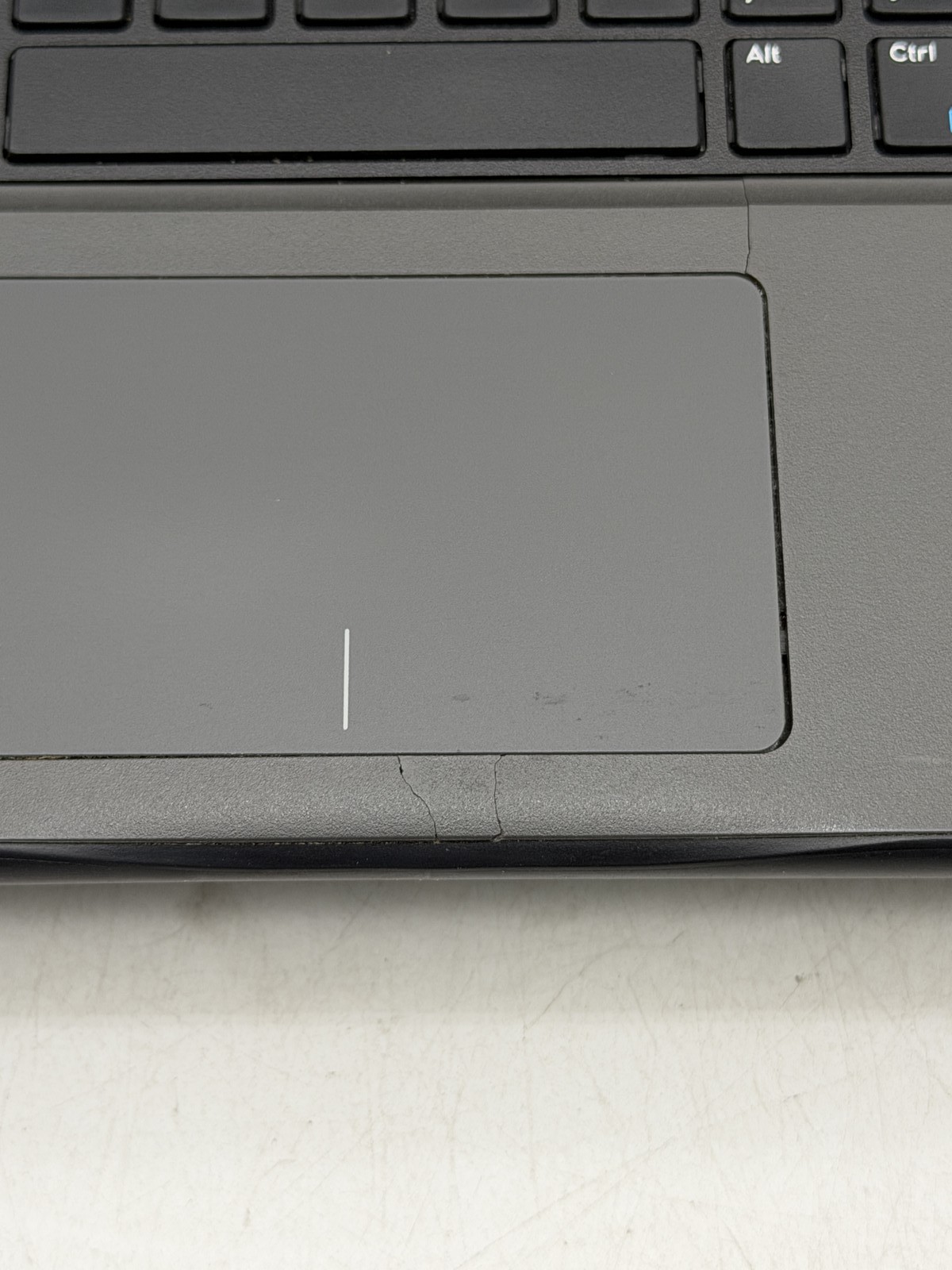 Dell Latitude 3310 13.3in i5-8265U 8GB 128GB NO OS – Read