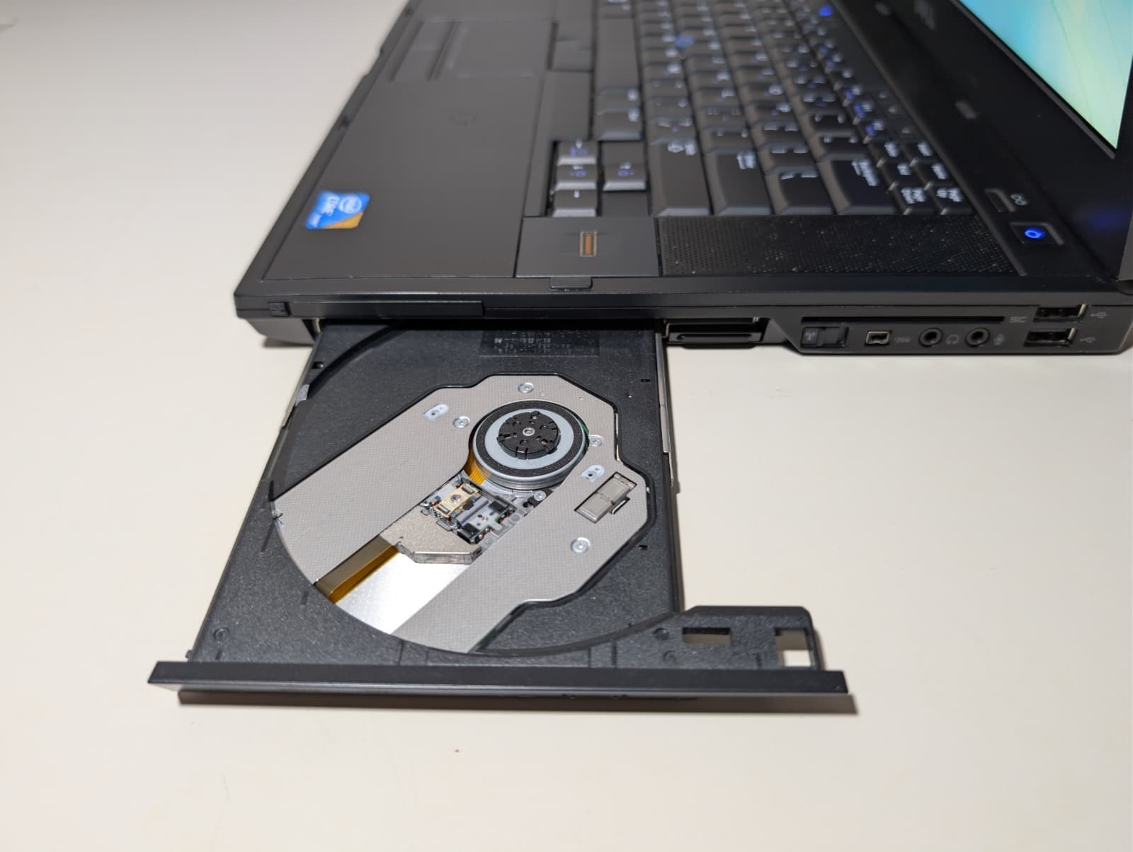 15″ Dell Latitude E6510 | i7 8GB RAM 180GB SSD | HD NVIDIA Win 7 64-Bit DVD+RW