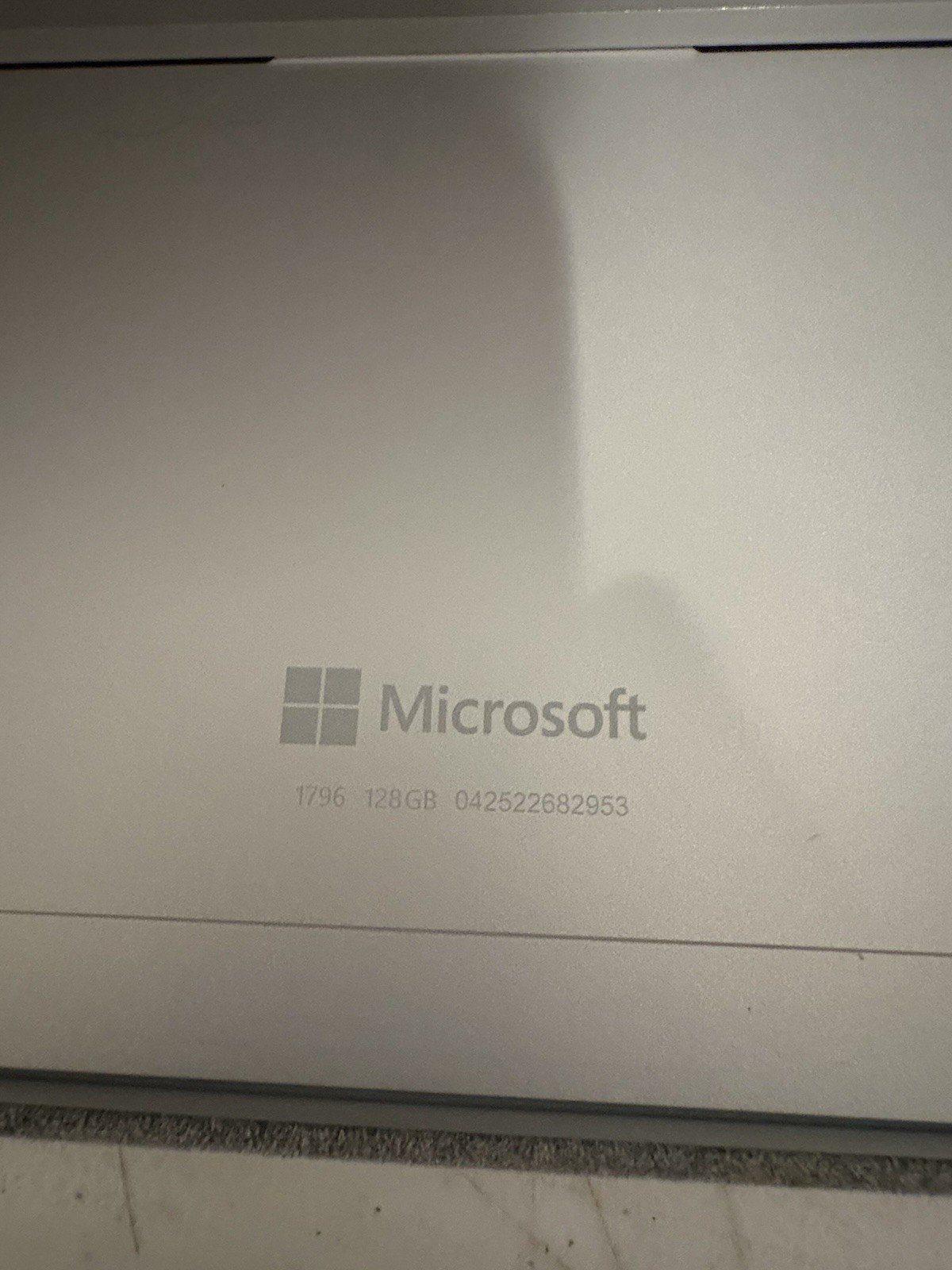 Microsoft Surface Pro 1796 12.3” M3-7Y30 1.0GHz, 4GB Ram, 128GB SSD