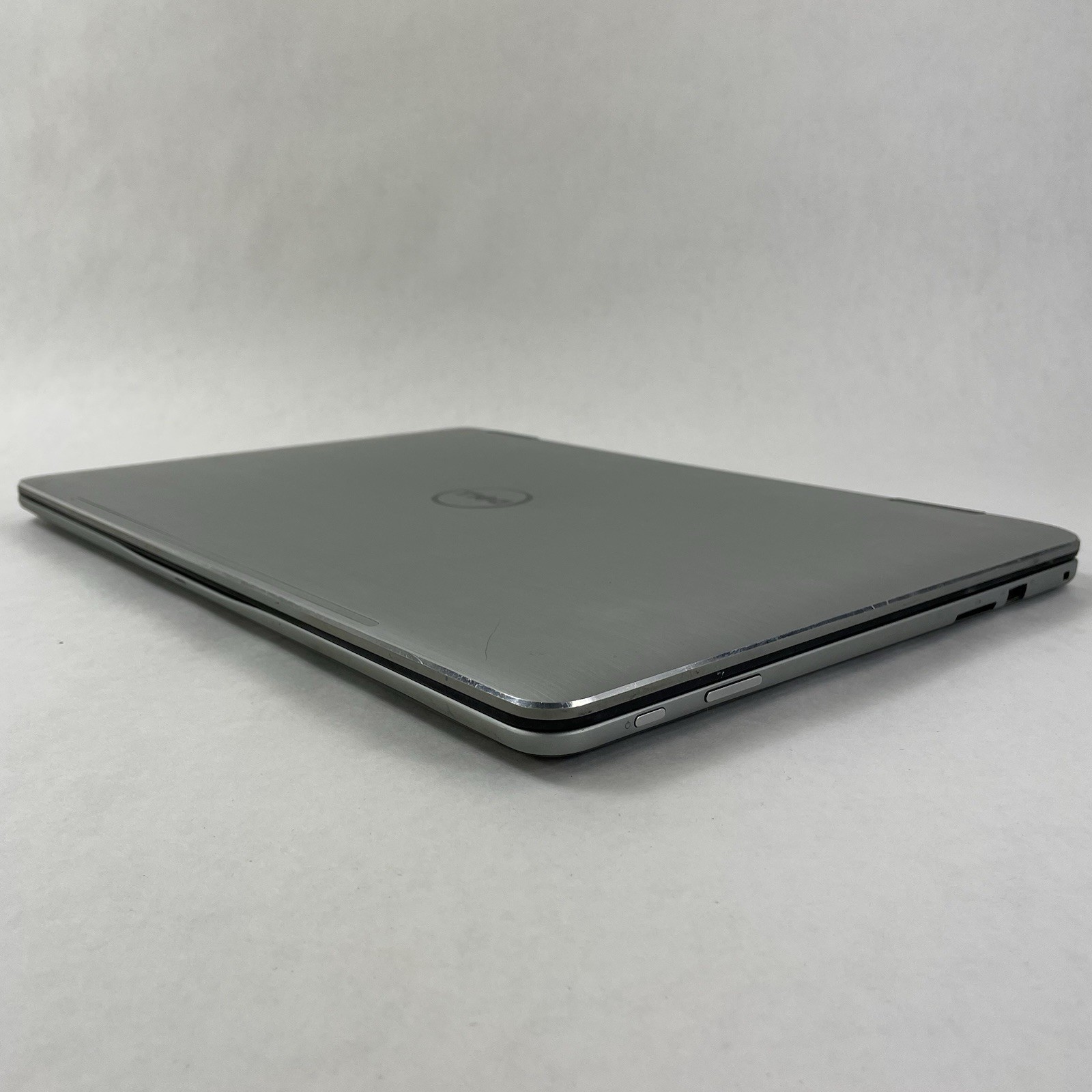 Dell Inspiron 17-7779 17.3″ i7-7500U 2.70 GHz 16GB RAM NVIDIA GF108 No SSD/OS/AC