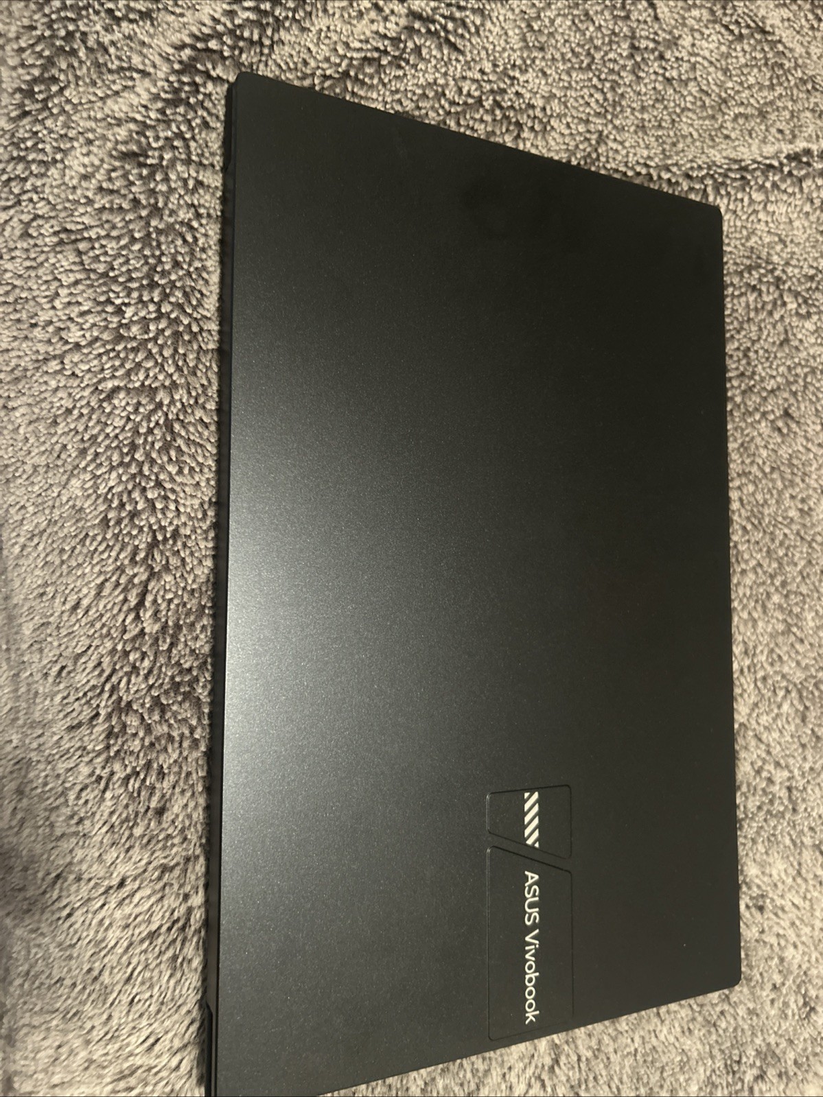 Asus Vivobook x1404z, Intel Core i3-1215U, 8GB RAM, 128GB SSD, Very lightly used