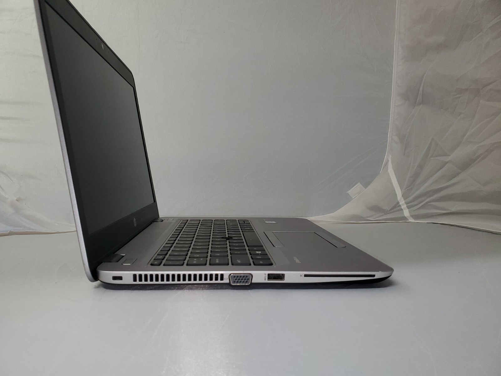 HP Elitebook 840 G3 i5-6300U 2.4GHz 8GB RAM 256GB HD No OS/Power Adapter