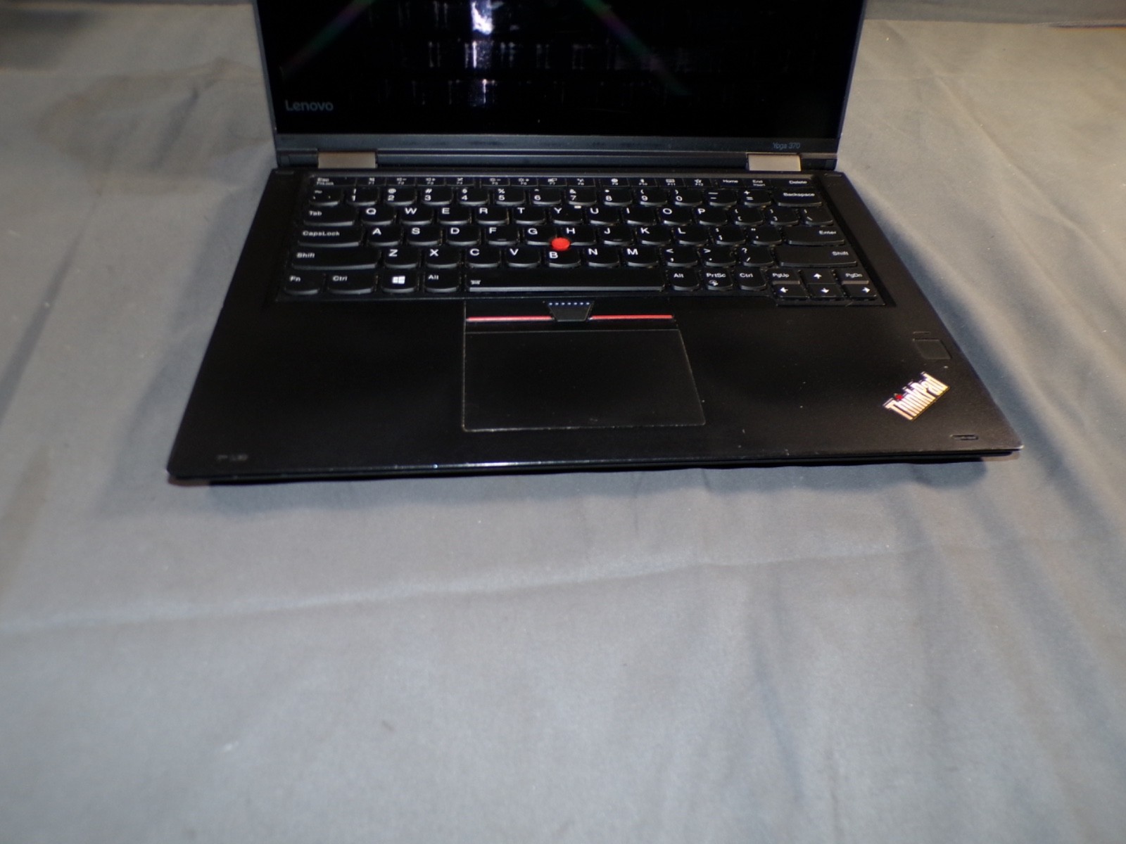 THINKPAD YOGA 370 INTEL CORE i5 -7300U 2.60GHz 8GB RAM **NO HD/ NO CADDIE/ NO OS