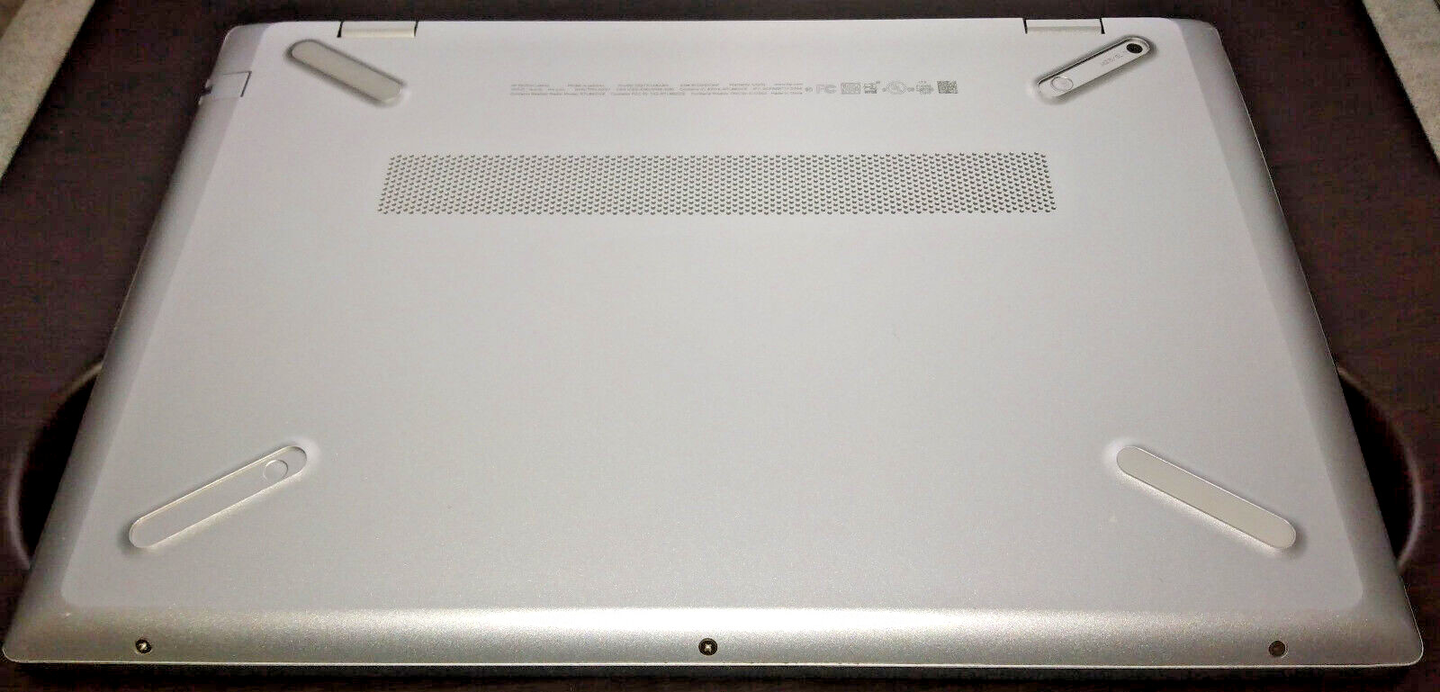HP Pavilion 14-ce3064st 14” i5-1035G1, 8GB, 480GB SSD Windows 11 Home + Charger