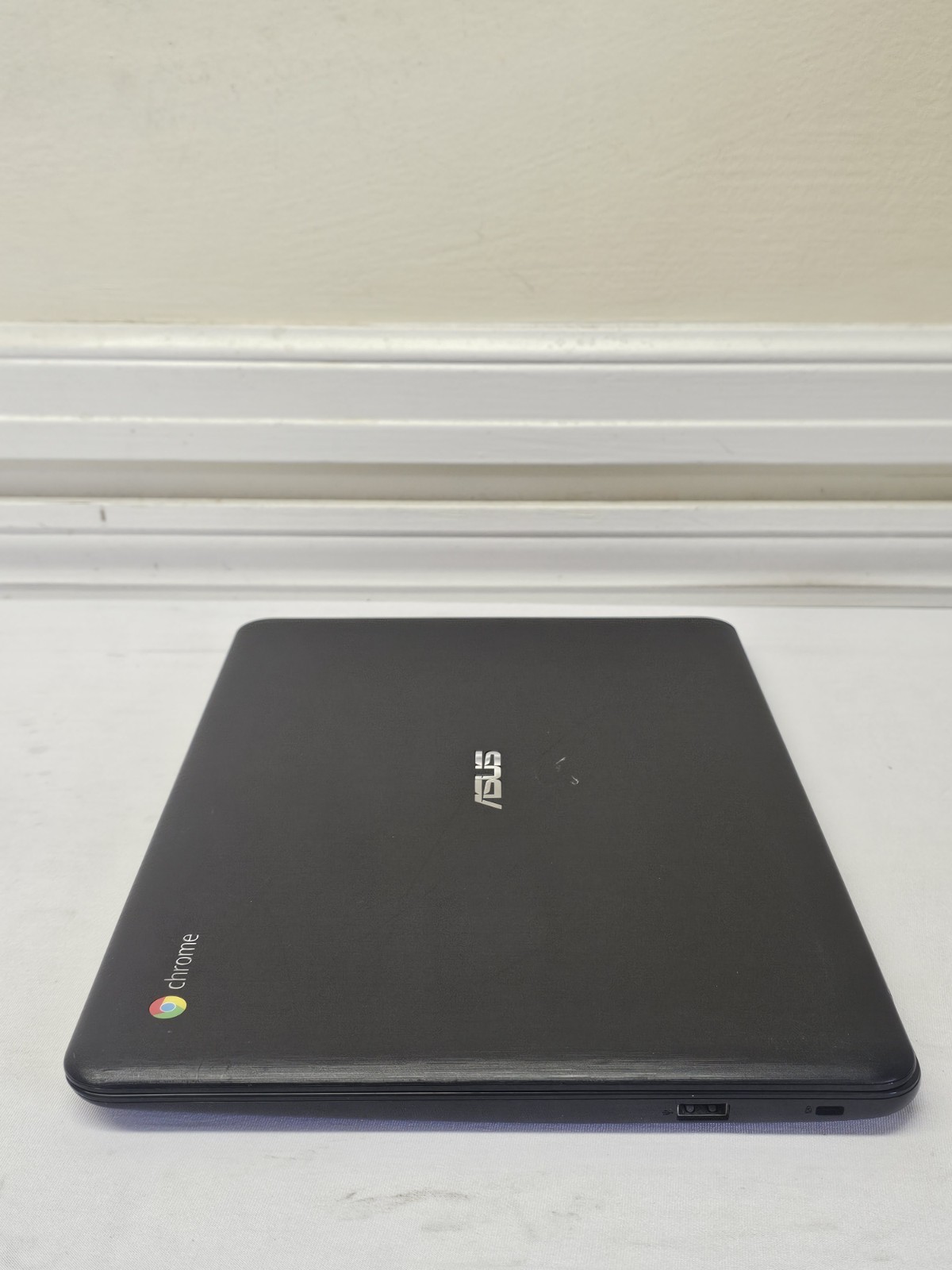 ASUS Chromebook C300M Laptop – Intel Celeron N2830 – NO BATT – Read Desc.