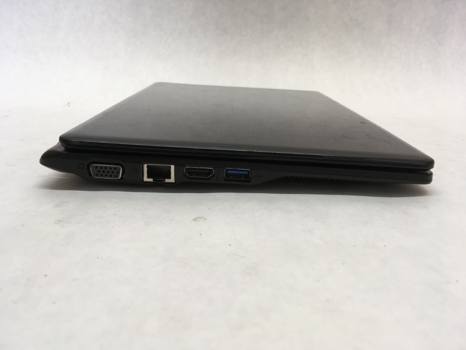 Acer Aspire V5 AMD C70 11.6″ Laptop NO HDD/OS/RAM/BATTERY CRACKED LCD QT