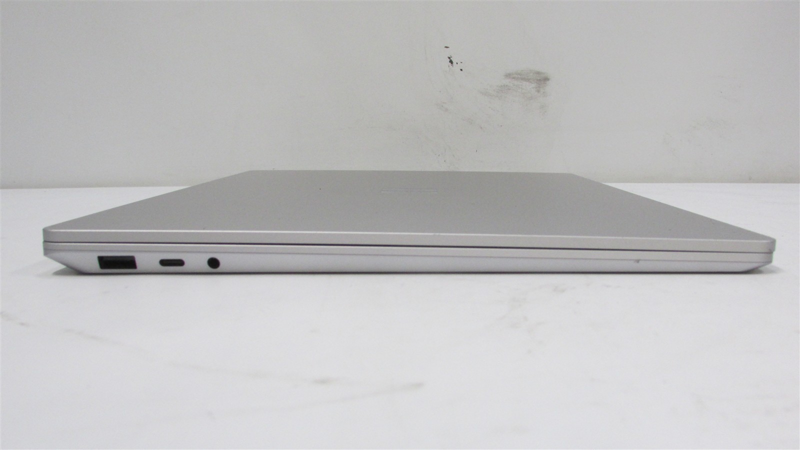 Microsoft Surface Laptop 4 1979 i7-1185G7 3.0GHz 16GB RAM 256GB 15″ W11Pro DENT