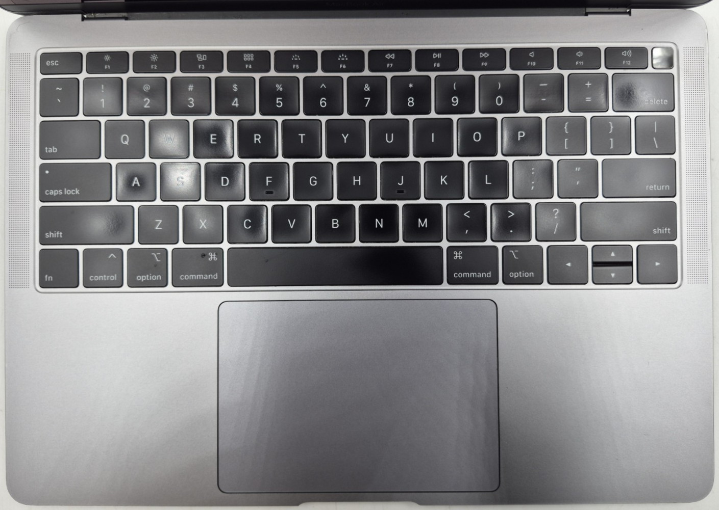 Apple MacBook Air 2019 A1932 1.60GHz i5-8210Y 8GB RAM 128GB NVMe macOS Sonoma