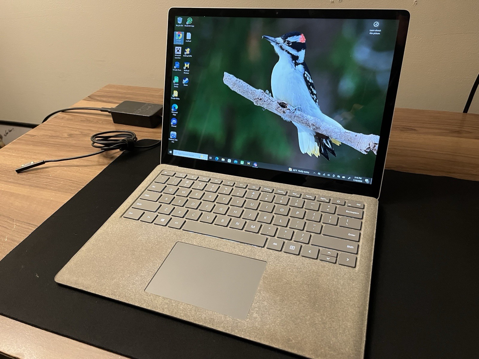 Microsoft Surface Laptop 1769 Intel Core i5-7300U 8GB DDR4 RAM 256GB SSD Win 10P