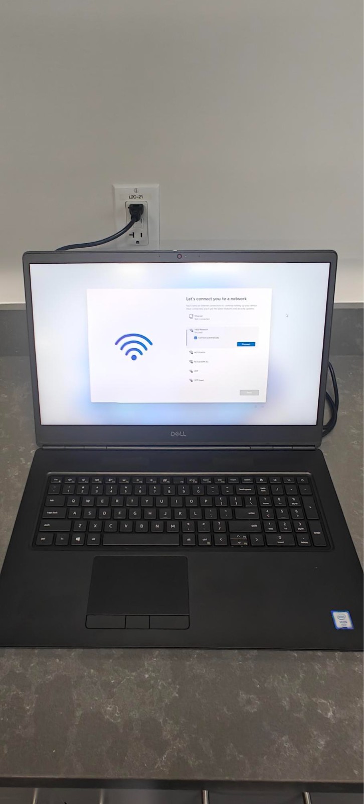 5A.Dell Precision 7750(Xeon W-10855M, 32GB Ram, 1TB SSD Nvidia Quadro RTX 4000)