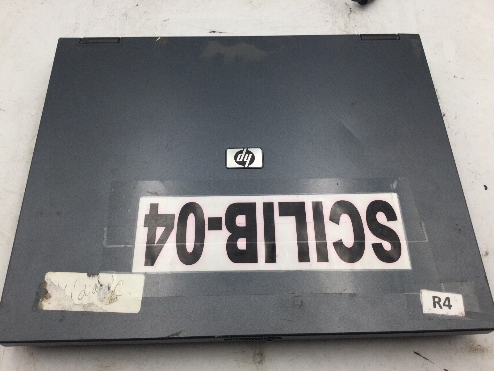HP COMPAQ NC6120 – FOR PARTS – INTEL CENTRINO – NO RAM – BROKEN LCD – READ – BB!