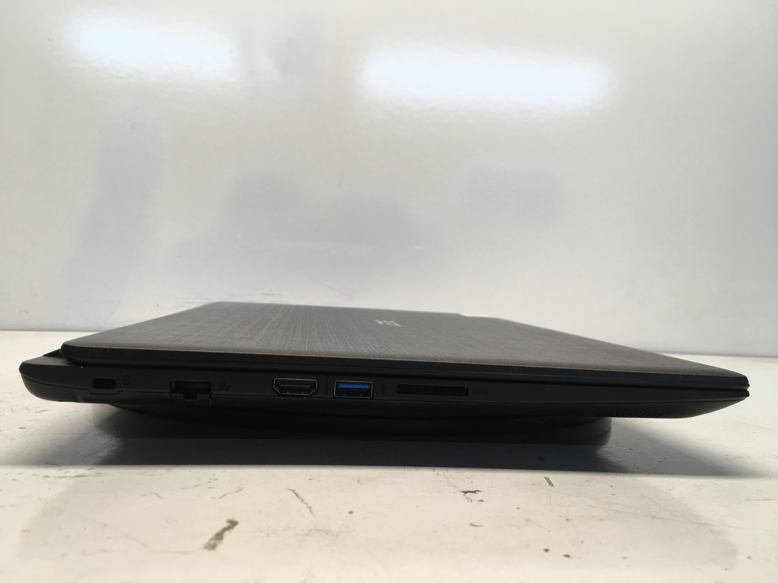 Acer Aspire 3 A315-51-56GT Intel i5-7200U 2.5GHz 12 GB NO HDD