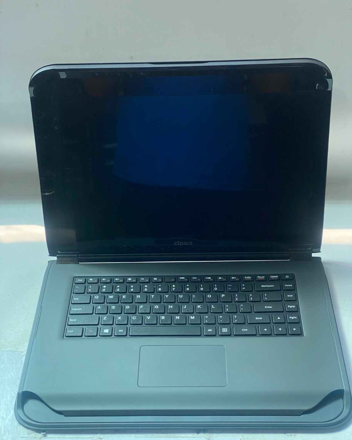 zSpace W1847 AMD A9-9420 R5 8GB 256GB Win 11 pro charger included