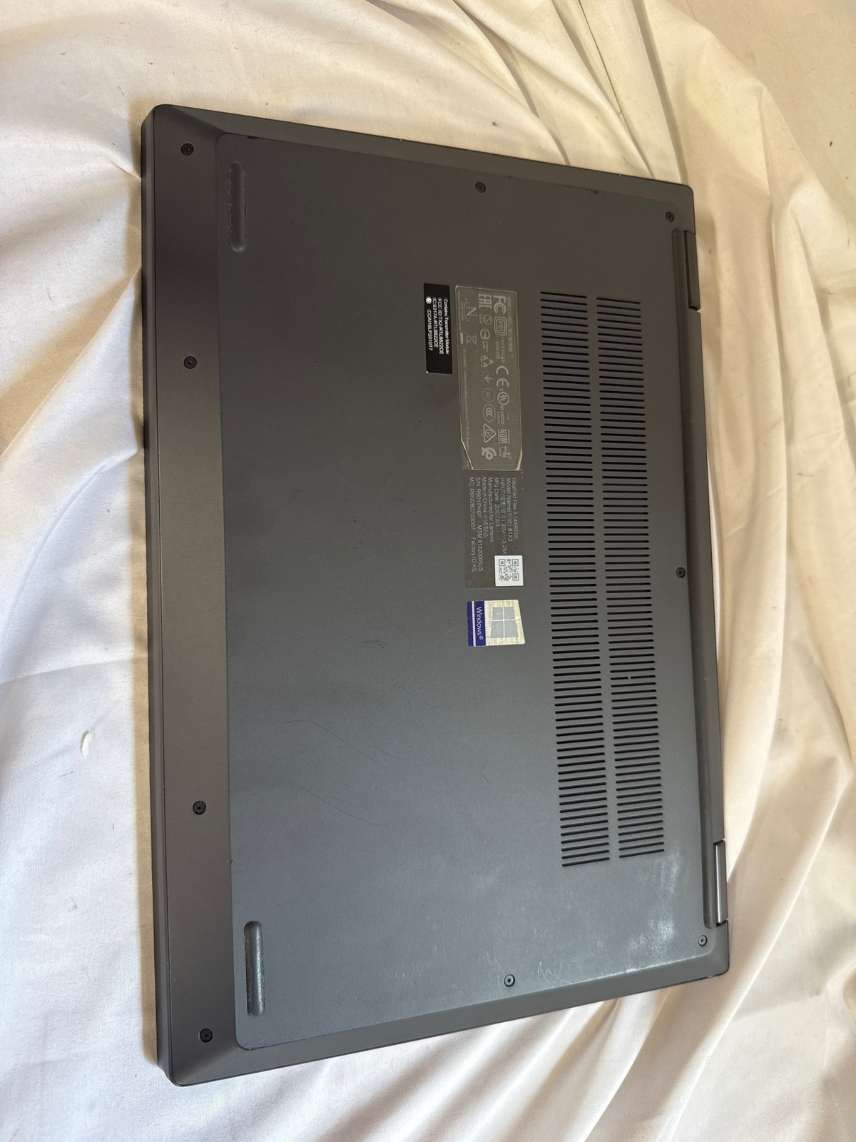 Lenovo IdeaPad Flex 5 14ARE05 Ryzen 5 4500U 16GB 256GB SSD 14″ Screen Crack