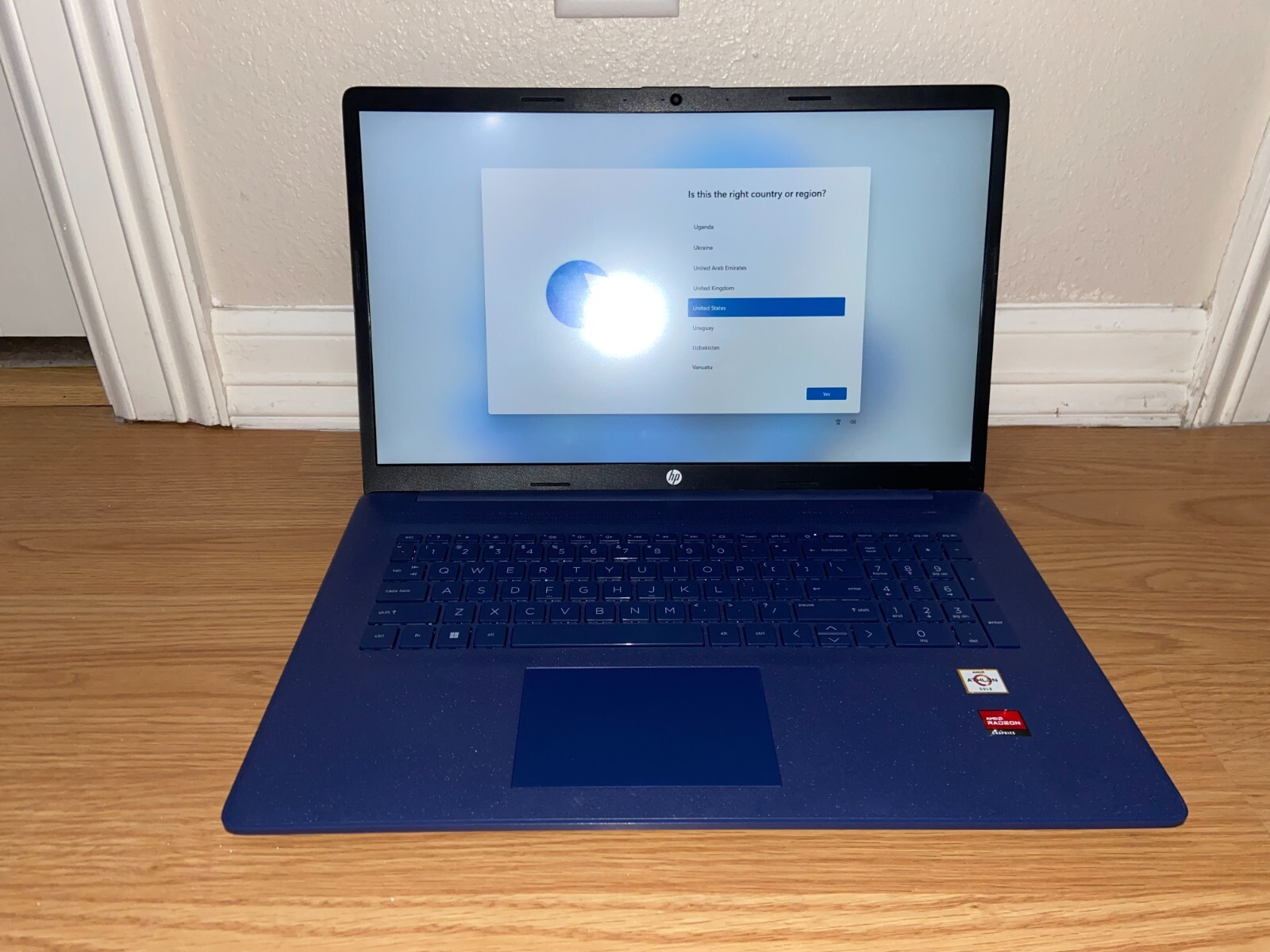 HP 17-ca2020nr 17.3″ (1TB HDD, AMD Athlon Gold 3150U, 2.40GHz, 4GB RAM) Notebook