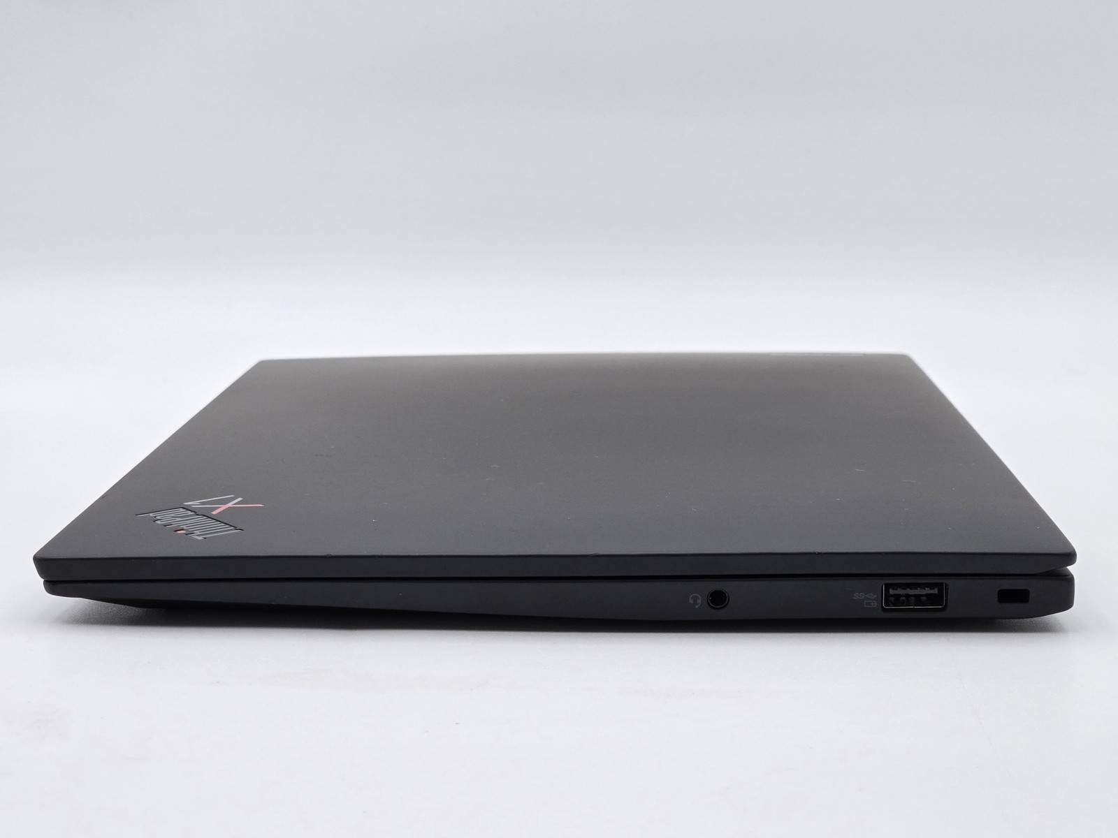 Lenovo ThinkPad X1 Carbon Gen 10 14 WUXGA Touch i5-1240P 16GB 512GB SSD W11P