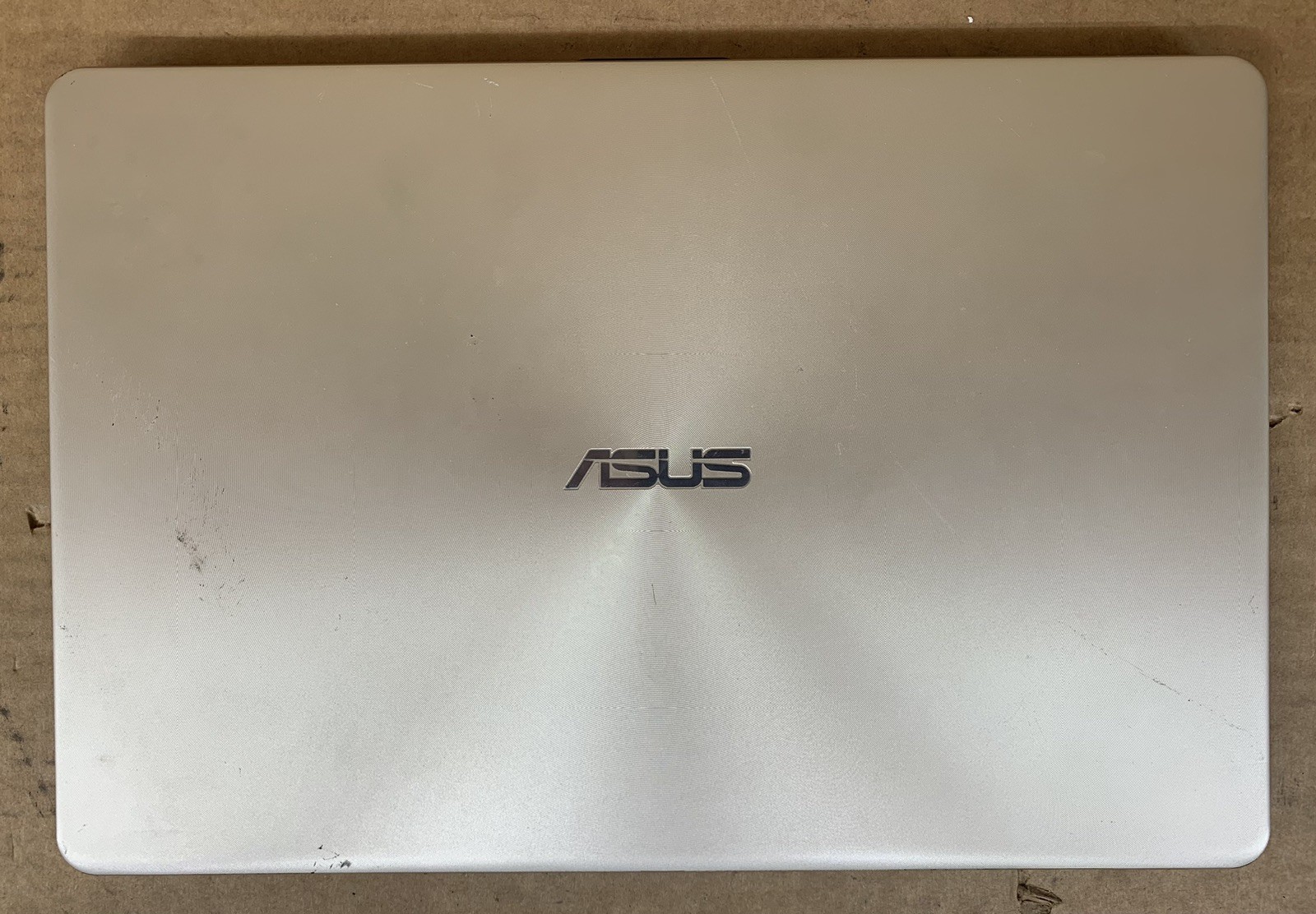 Asus Vivobook 15 X505B 15.6″ AMD A9-9420 RADEON 8GB DDR4 RAM 1TB HDD WIN 10P