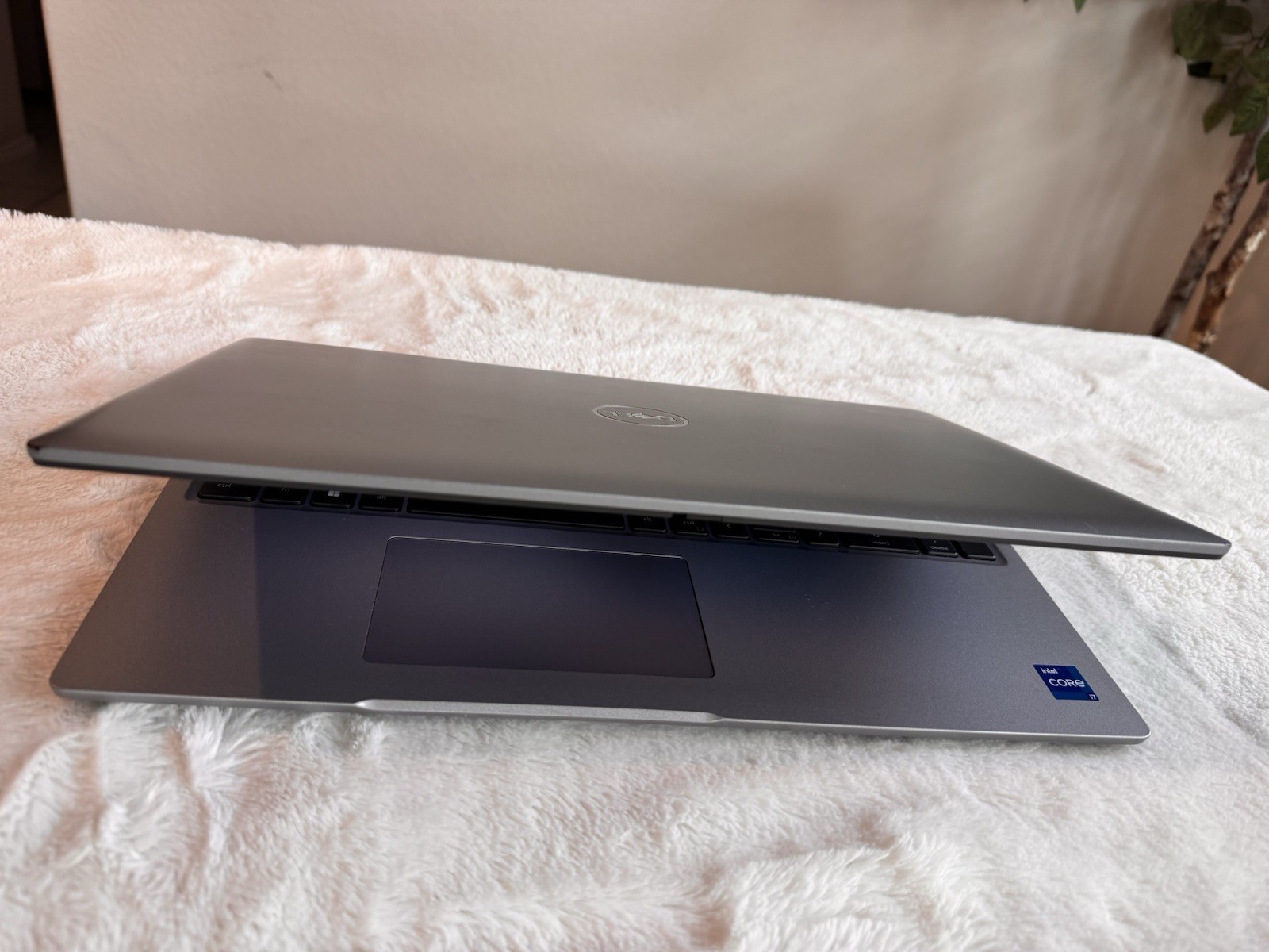 Dell Latitude 5540 15.6 Gray FHD 1.8 GHz i7-1355U 16GB 512GB SSD Win11P