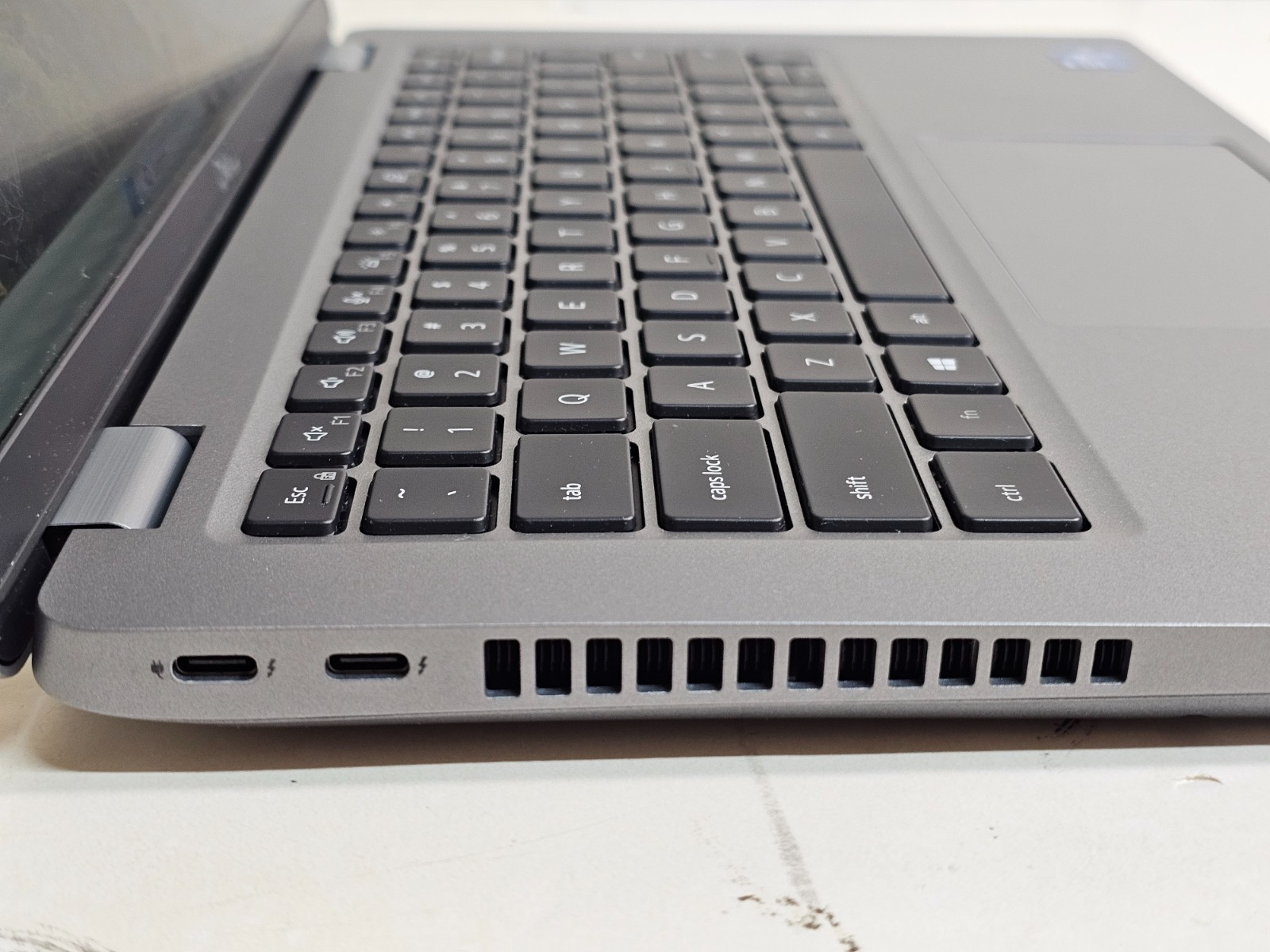 Dell Latitude 5421 Laptop – 2.5 GHz i7-11850H 16GB 512GB SSD Webcam 14″