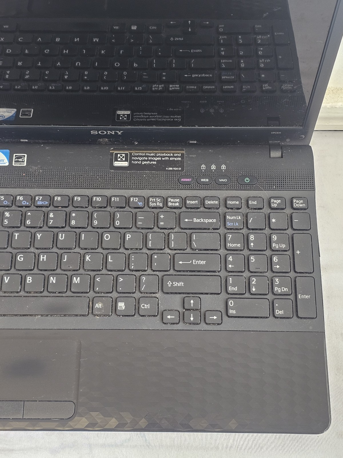 Sony Vaio PCG-71912L Laptop – Intel Pentium B940 – 4GB RAM – 500GB HDD – READ
