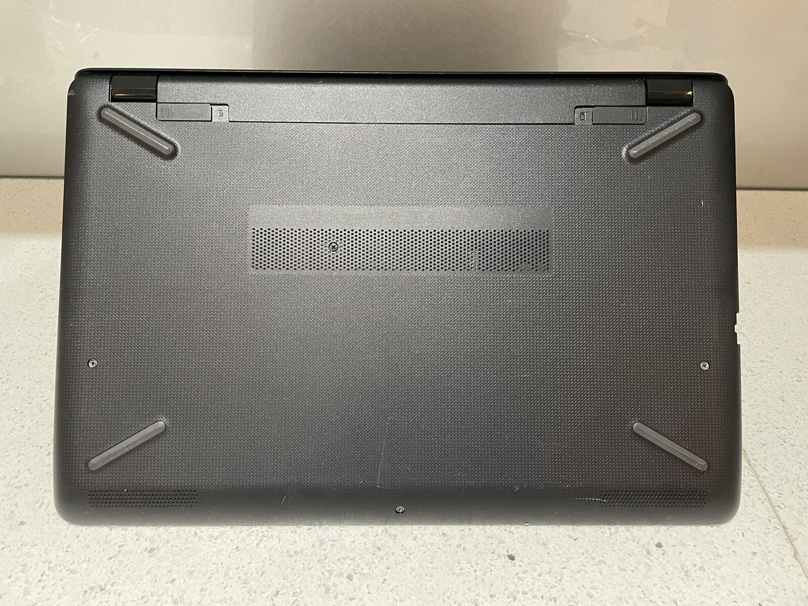 HP Notebook AMD 7th Generation A6-9220 2.50GHz 8GB 1TB HDD 15.6″ 15-bw027au W10