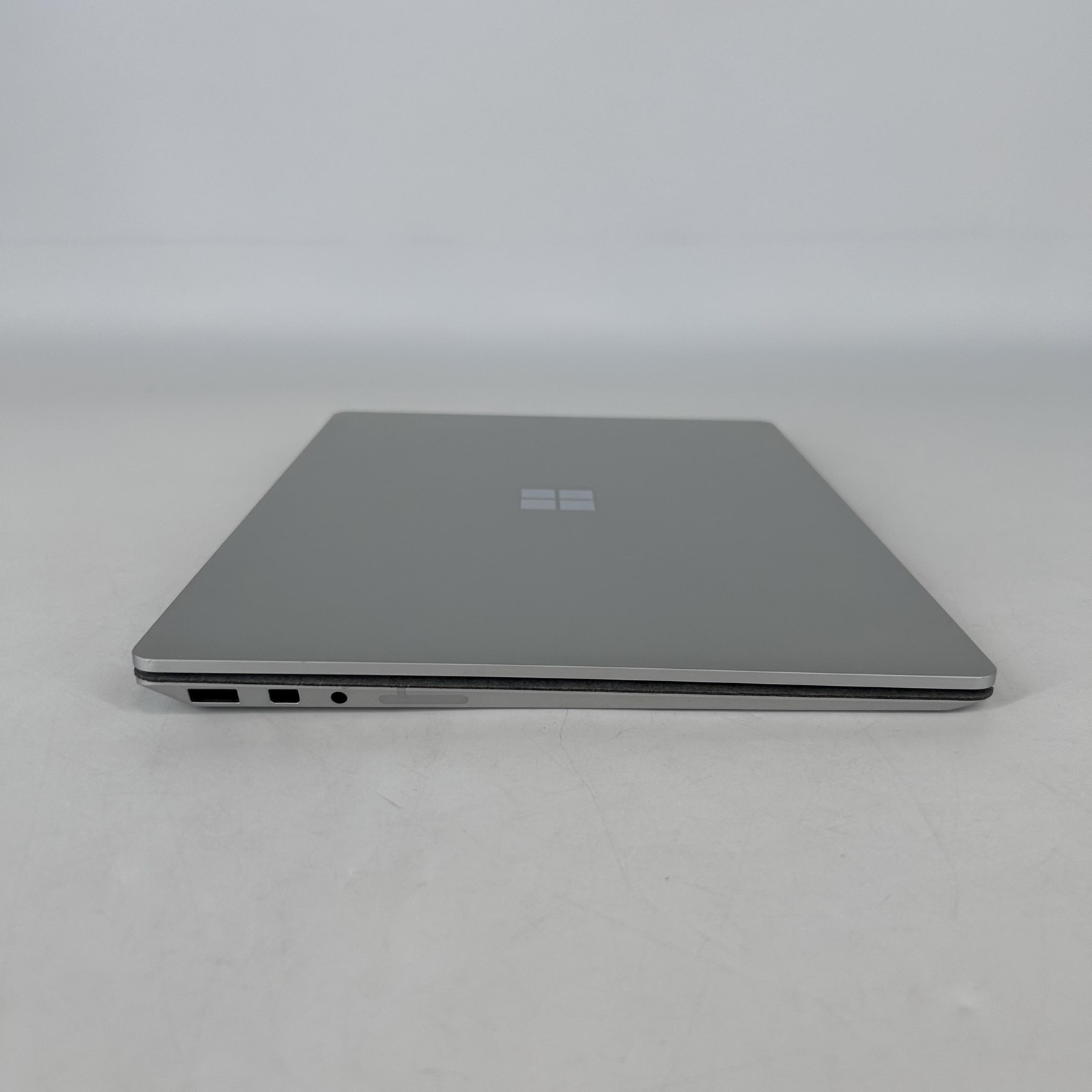 Microsoft Surface Laptop 2 13.5 2K TOUCH i5-8250U 1.60GHz 8GB 128GB Bad Battery