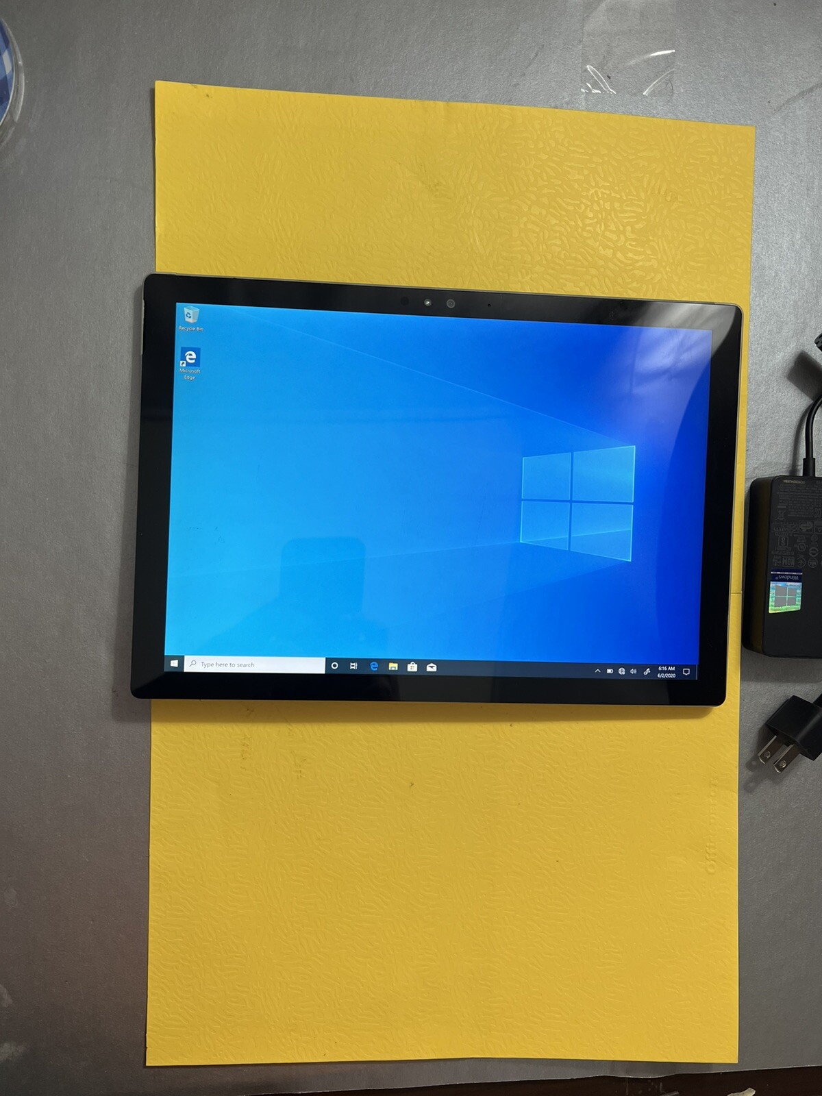 Microsoft Surface Pro 4 1724 12.3″ Intel i5-6TH GEN 2.4 GHz 8GB 256GB Battery