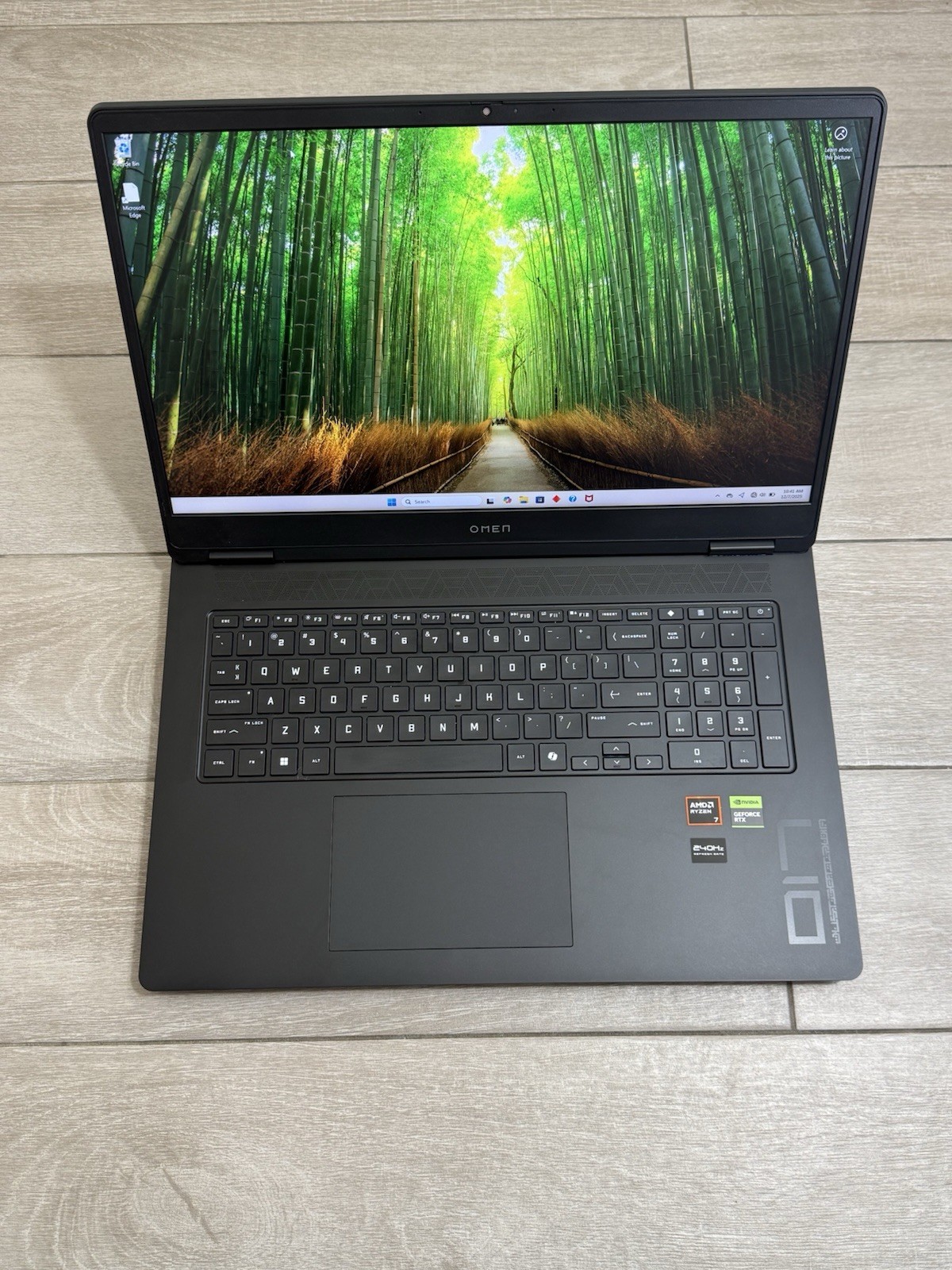 HP OMEN 17 Gaming 17.3″ Ryzen 7 8845HS GeForce RTX 4070 16GB RAM 512GB SSD
