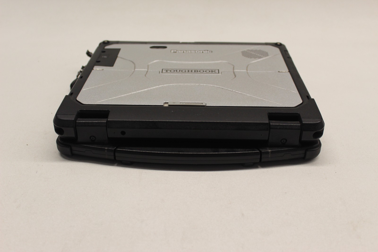 Panasonic Toughbook CF-33 I5-7300U 256M.2-8GB DDR3 Win10P-NO PWR Adapt-C-Desc