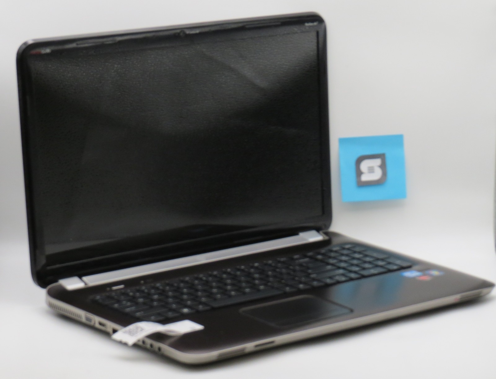 HP Pavilion dv7 i5-2430M @ 2.4GHz 6GB DDR3 128GB SSD 17.3″ No OS/AC/Battery