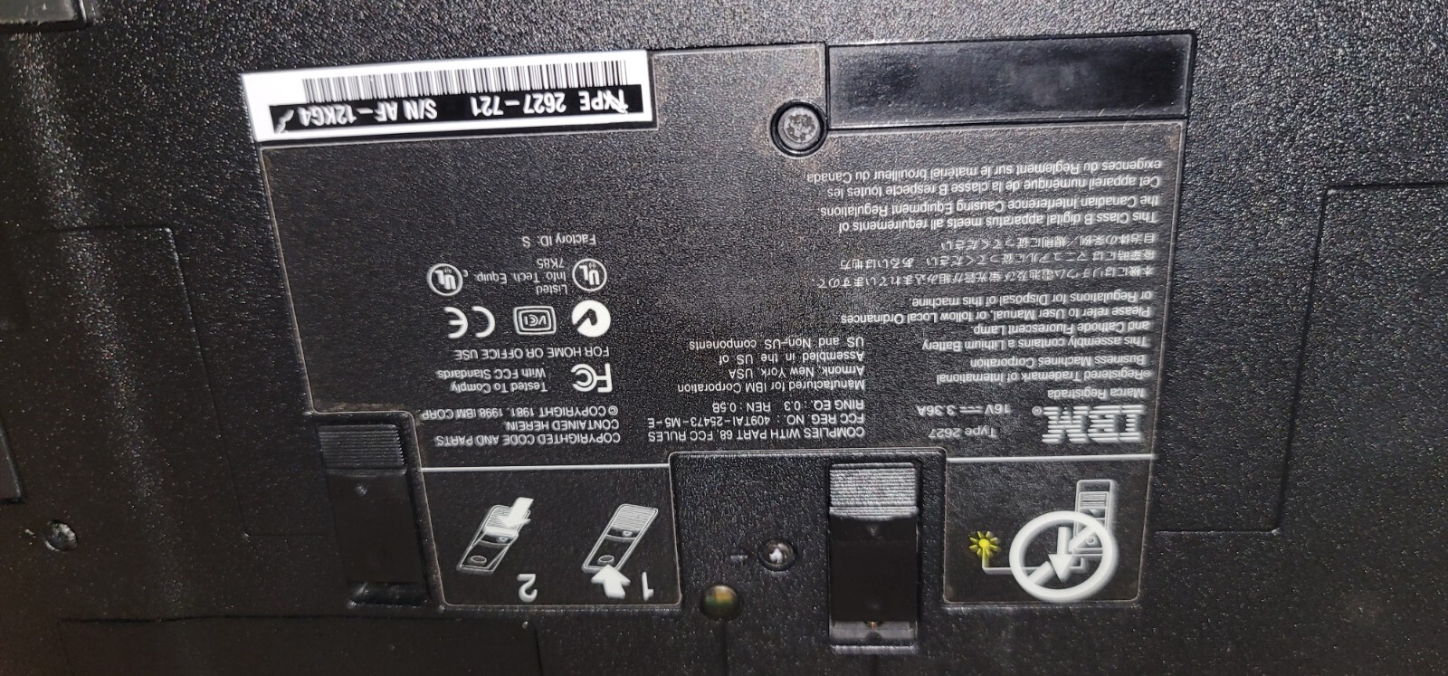 Vintage IBM THINKPAD iSerie Laptop Computer TYPE 2627 Works Exct