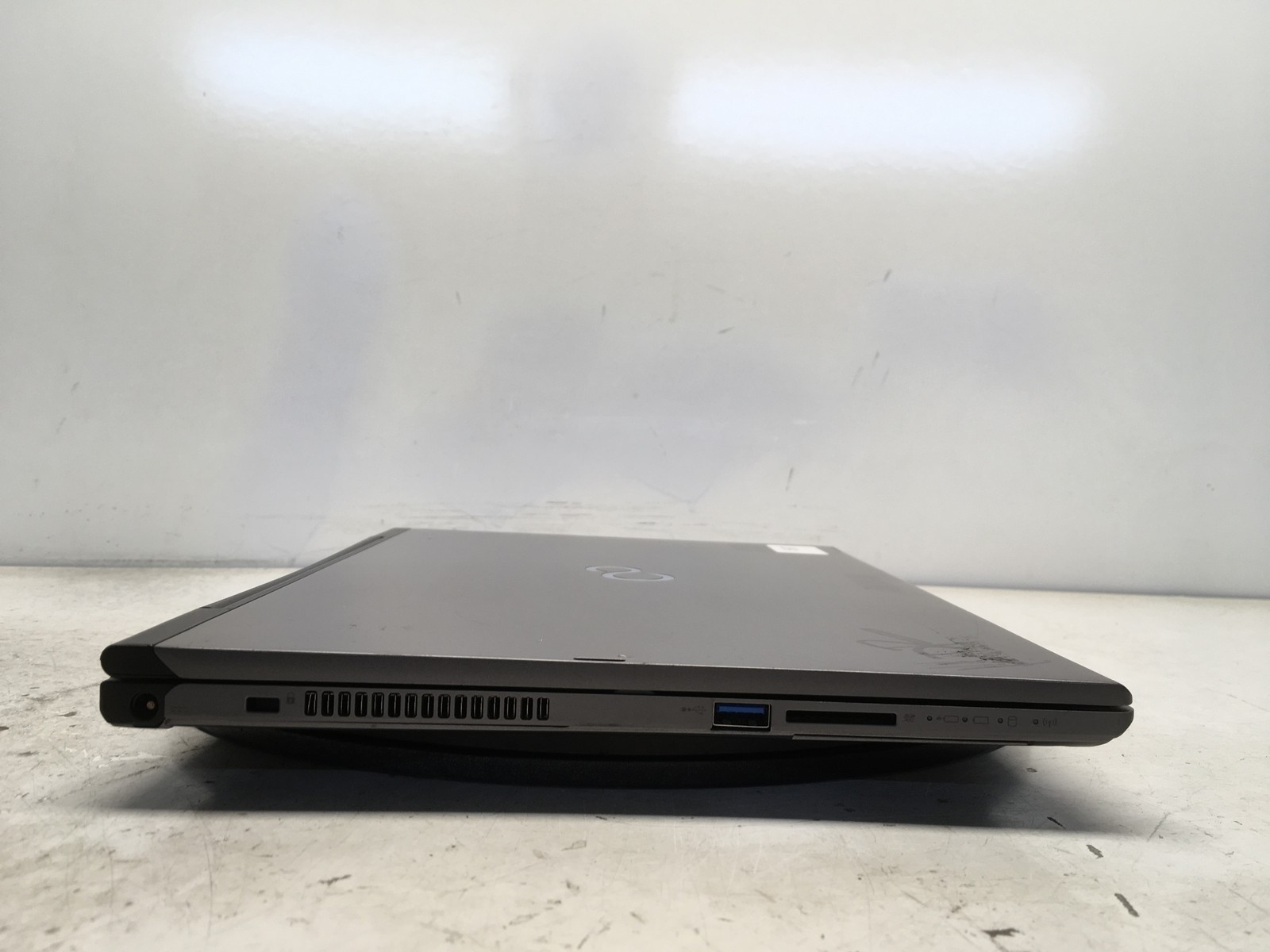 Fujitsu LifeBook T904 Intel i5-4300U 1.9GHz No RAM NO HDD No Batt