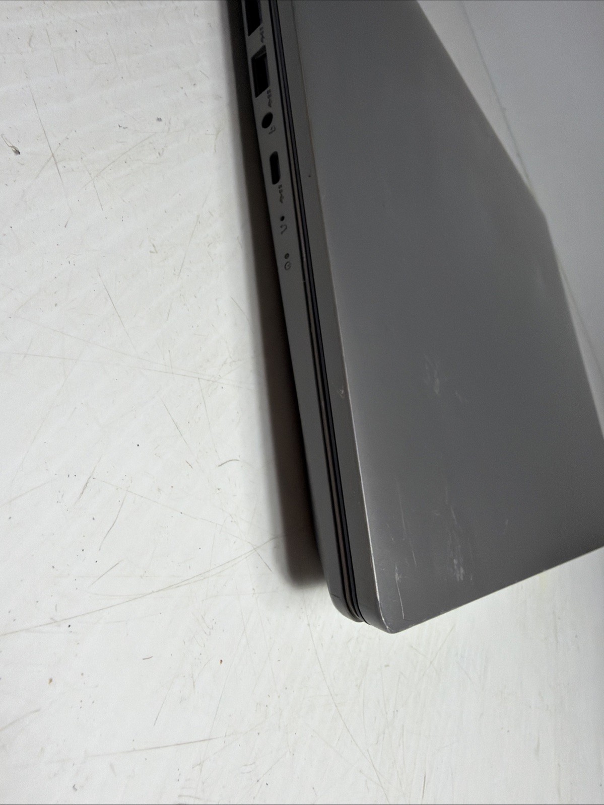 Lenovo Ideapad L340-15IWL Laptop Pentium 5405u 4gb Ram No Drives Boots Bios