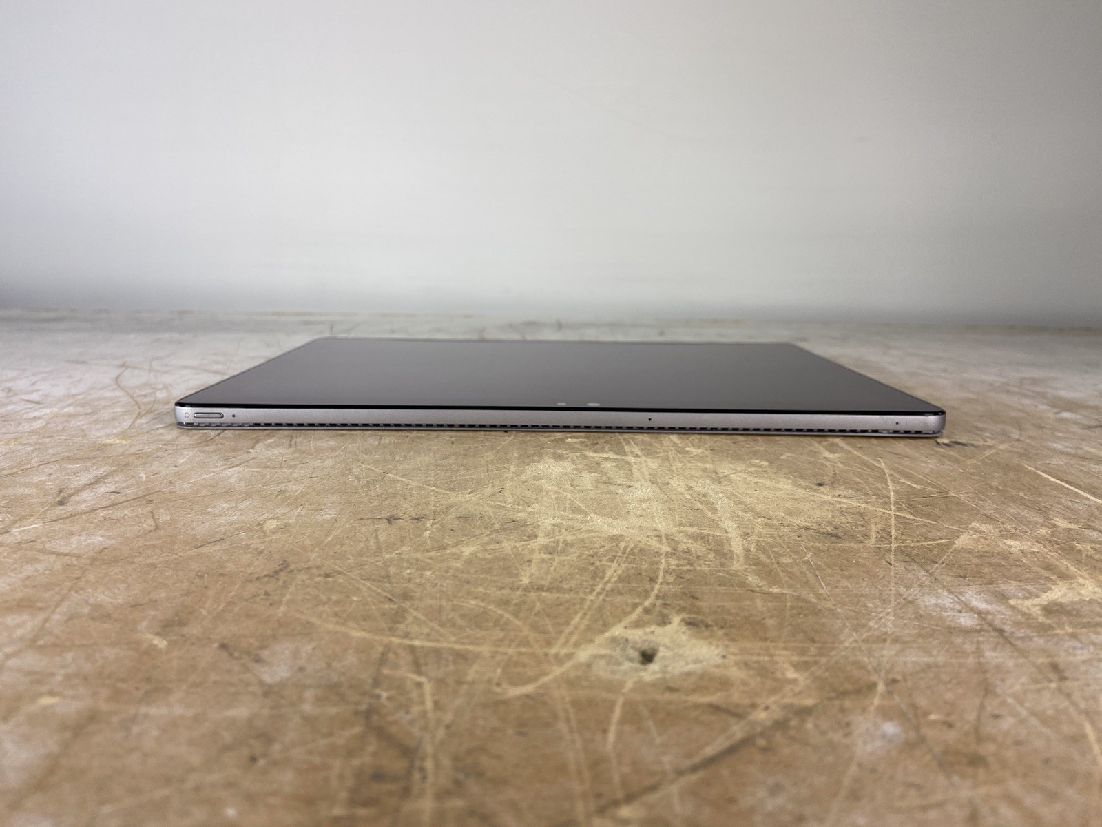 DELL LATITUDE 7210 2-IN-1 i5-10310U @ 1.70GHz, 8GB RAM, NO HDD/OS