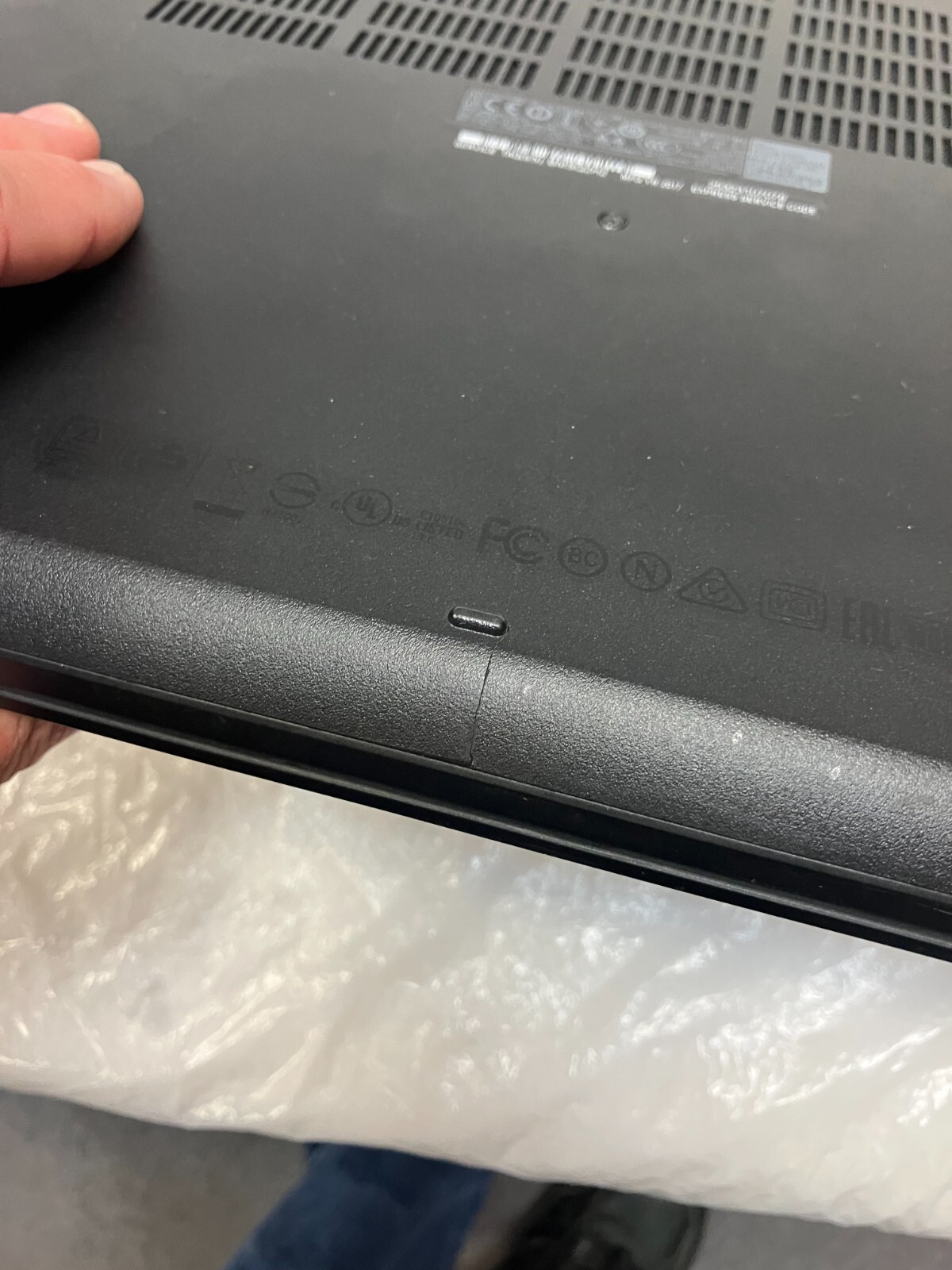 Dell Latitude E5570 Intel i7-6600U 2.60GHz NO RAM/HD/ FOR PARTS