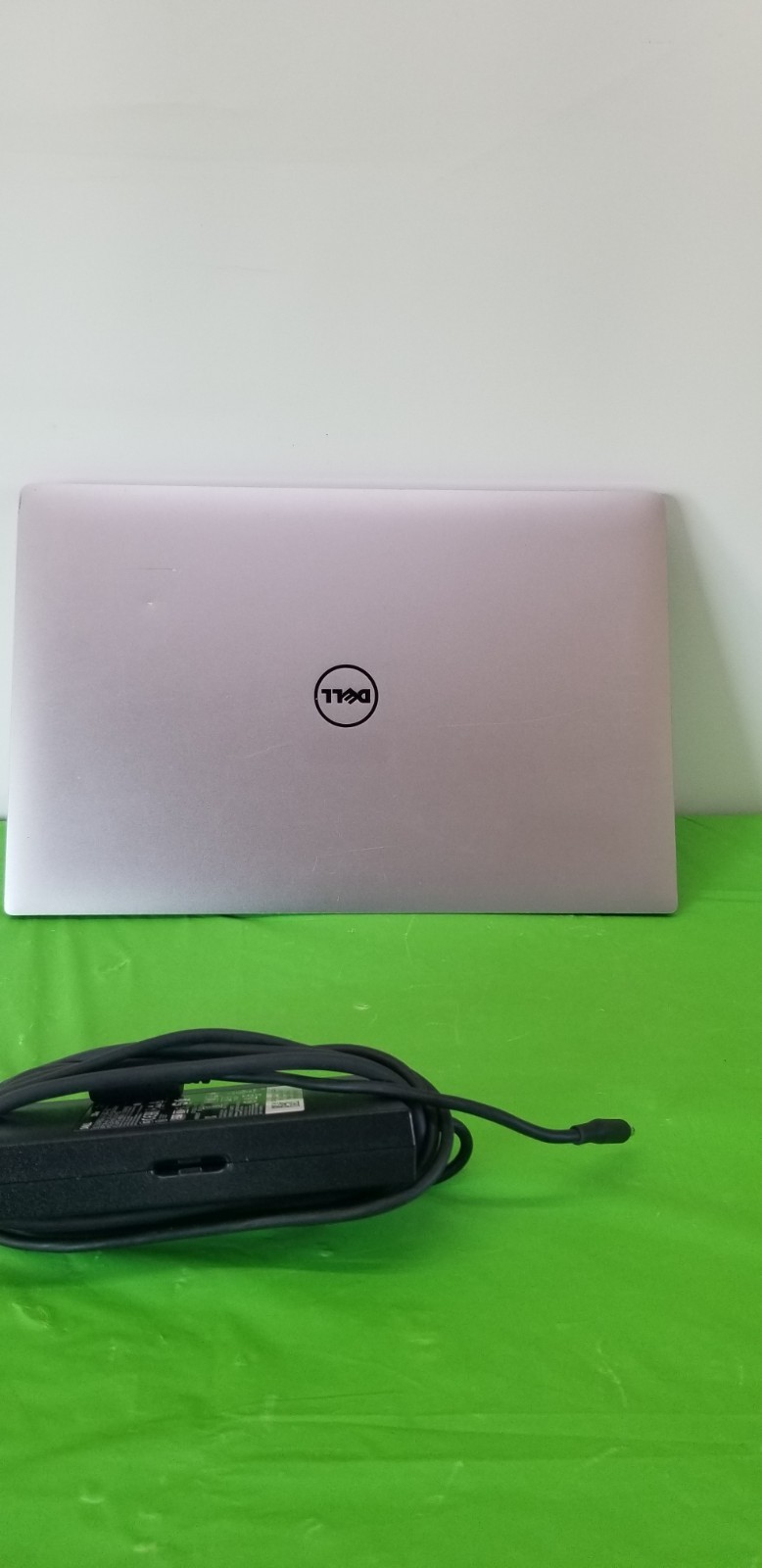 Dell XPS 15 9570, Intel Core i7-8750H @ 2.2GHz, 32GB RAM, 512GB SSD,WIN 11 Pro,