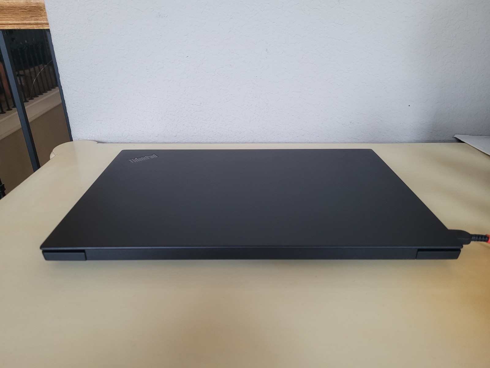 Lenovo ThinkPad P1 Gen 2 15.6″ i7-9750H 512GB NVMe SSD 32GB Win11P Quadro T2000