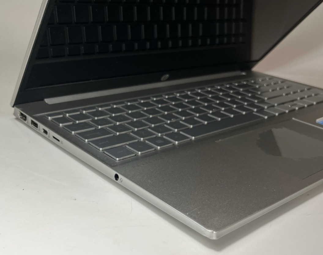 HP Pavilion 15-eg0021nr 15″ Intel i7-1165G7 – 8GB RAM – 128GB SSD – W11P – READ!