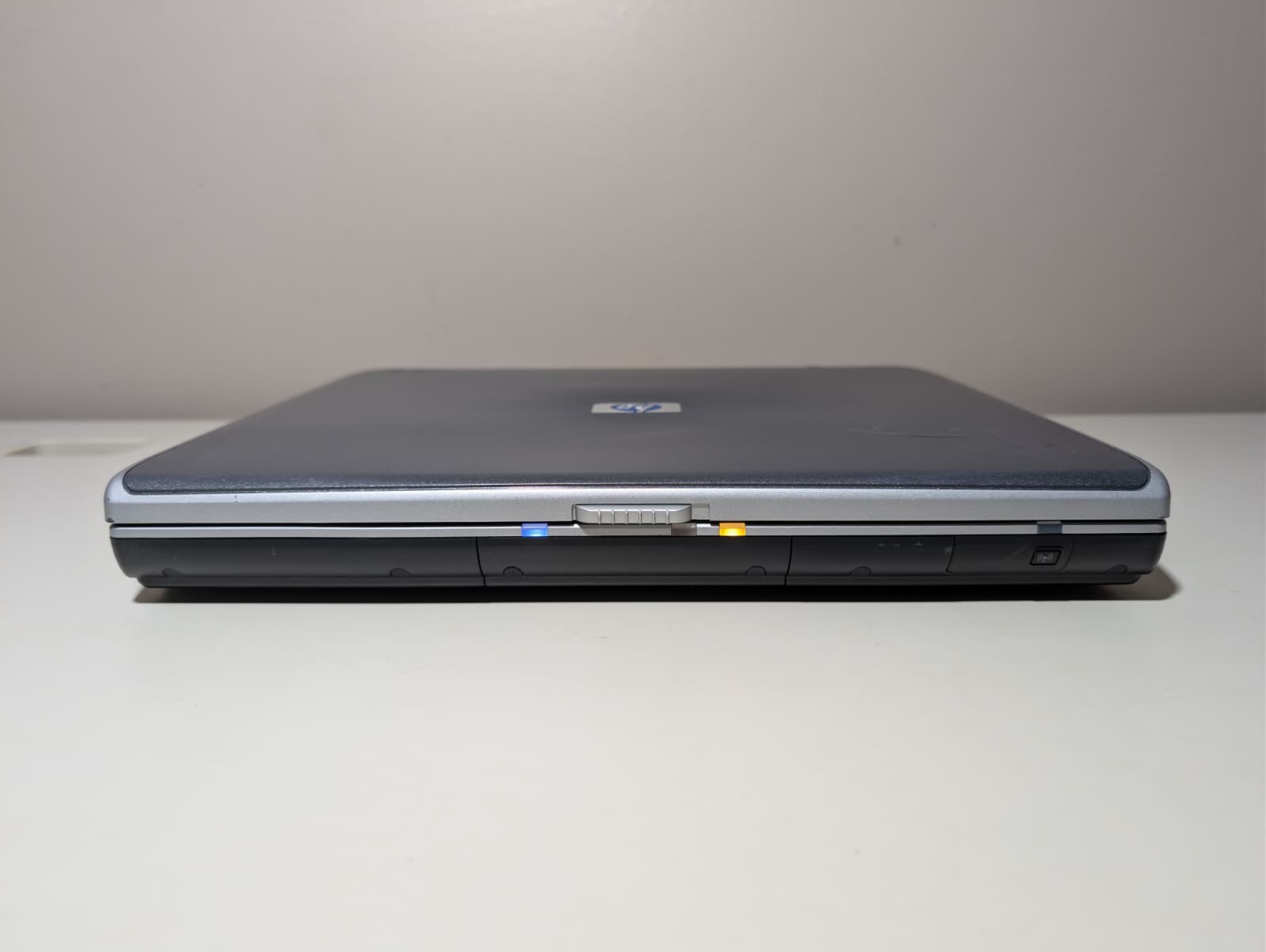 15″ HP Compaq NX9020 | Intel Celeron 256MB RAM 20GB HDD | Windows 98SE