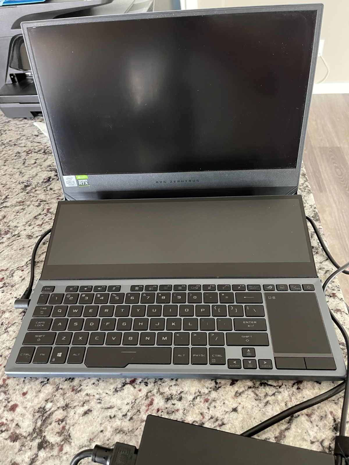 ASUS ROG Zephyrus Duo 15 GX550 NVIDIA RTX 2080 Super Max-Q 32GB RAM Thunderbolt