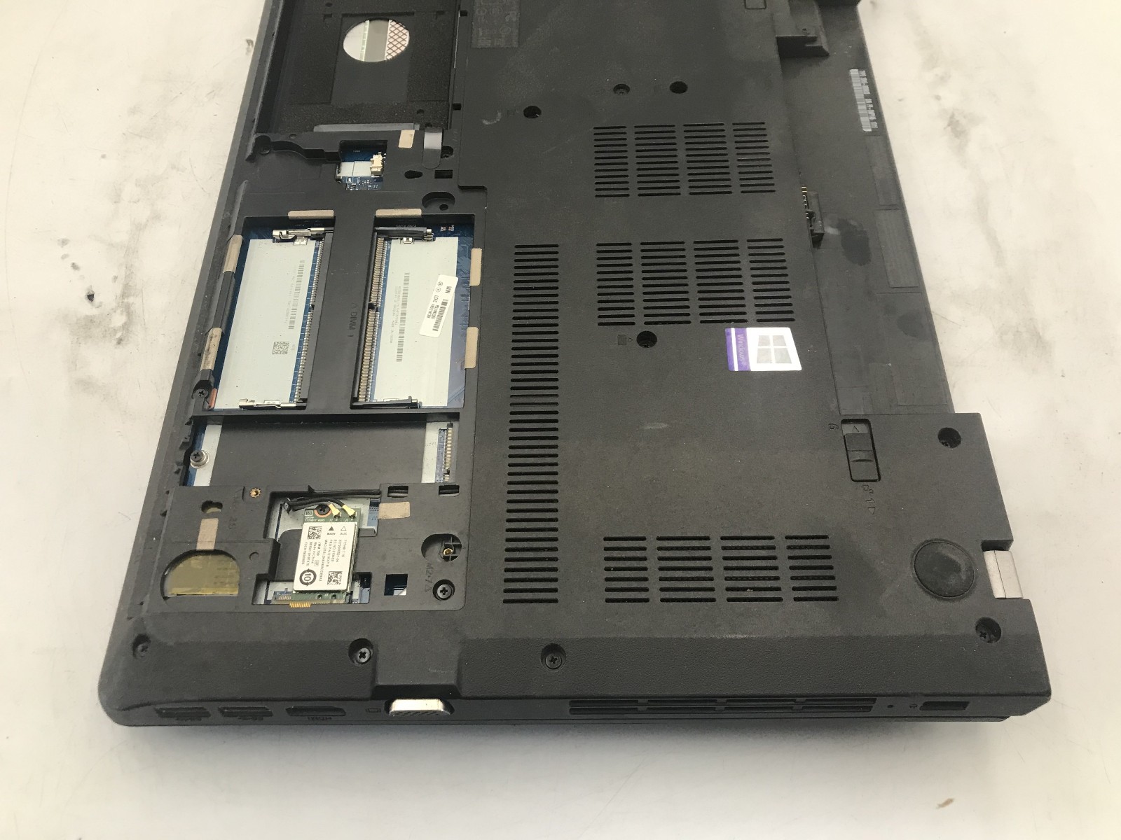 LENOVO THINKPAD E570 – BOOTS TO BIOS – INTEL I5 6200U – NO RAM – READ DESC – BB